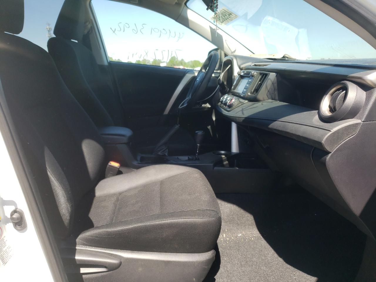 Photo 5 from auction – 2015 TOYOTA RAV4 LE with VIN 2T3ZFREV4FW180408