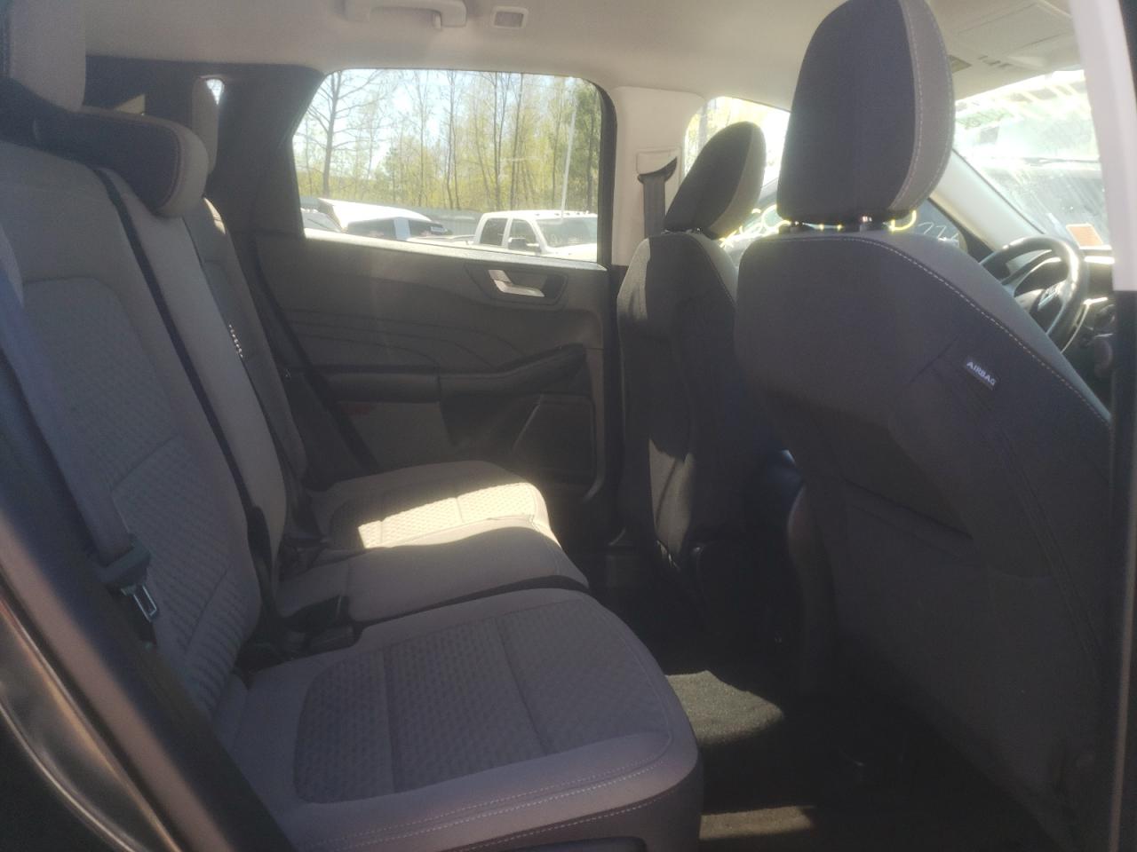 Photo 6 from auction – 2021 FORD ESCAPE SE with VIN 1FMCU9G65MUA01428