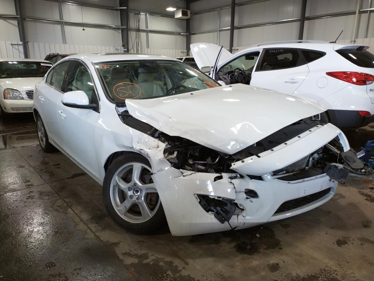 VOLVO S60 T5 2012 with VIN YV1622FSXC2126166 - Photo from auction