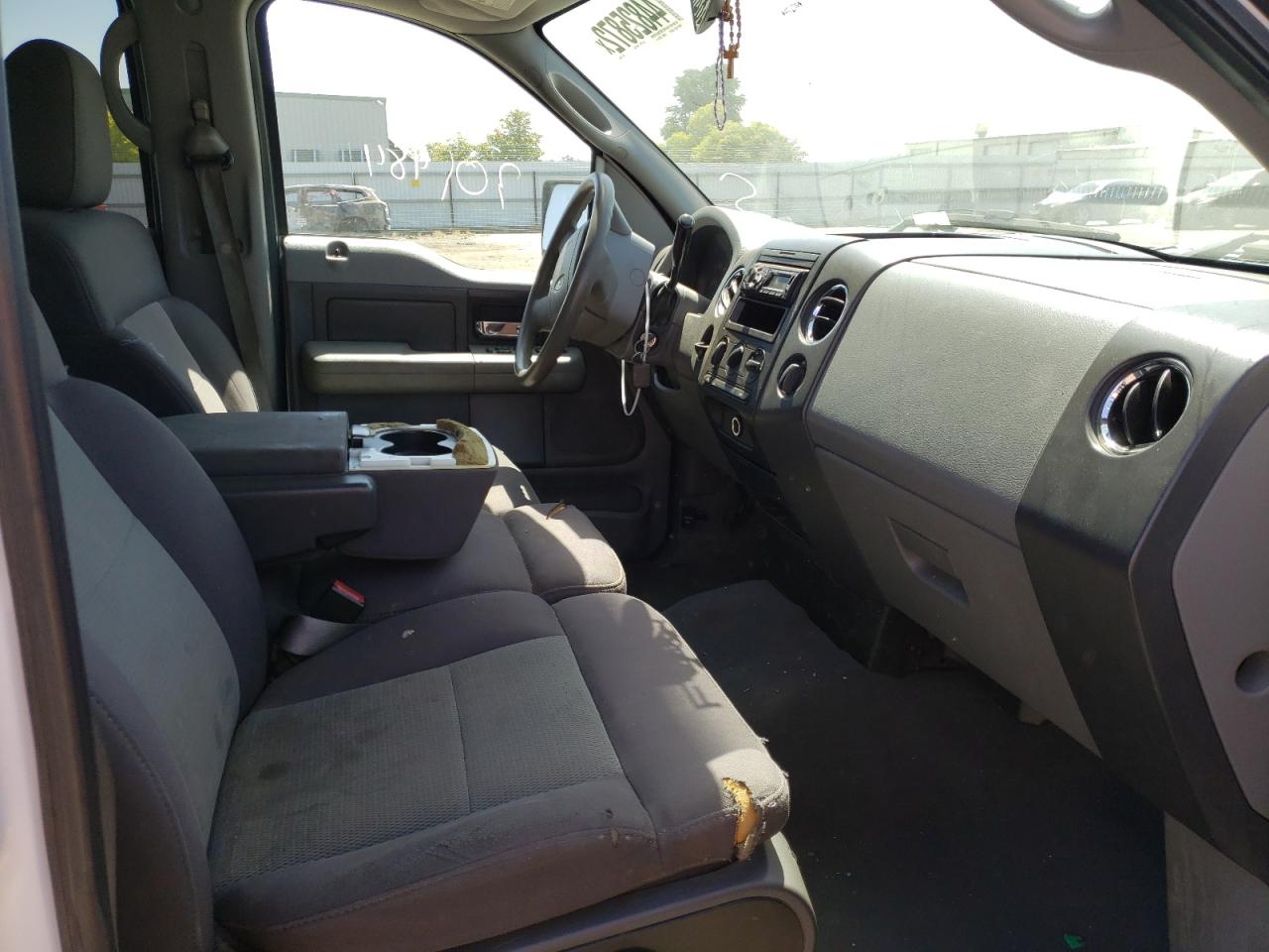 Photo 5 from auction – 2004 FORD F150 SUPER with VIN 1FTRW12W34KC14018