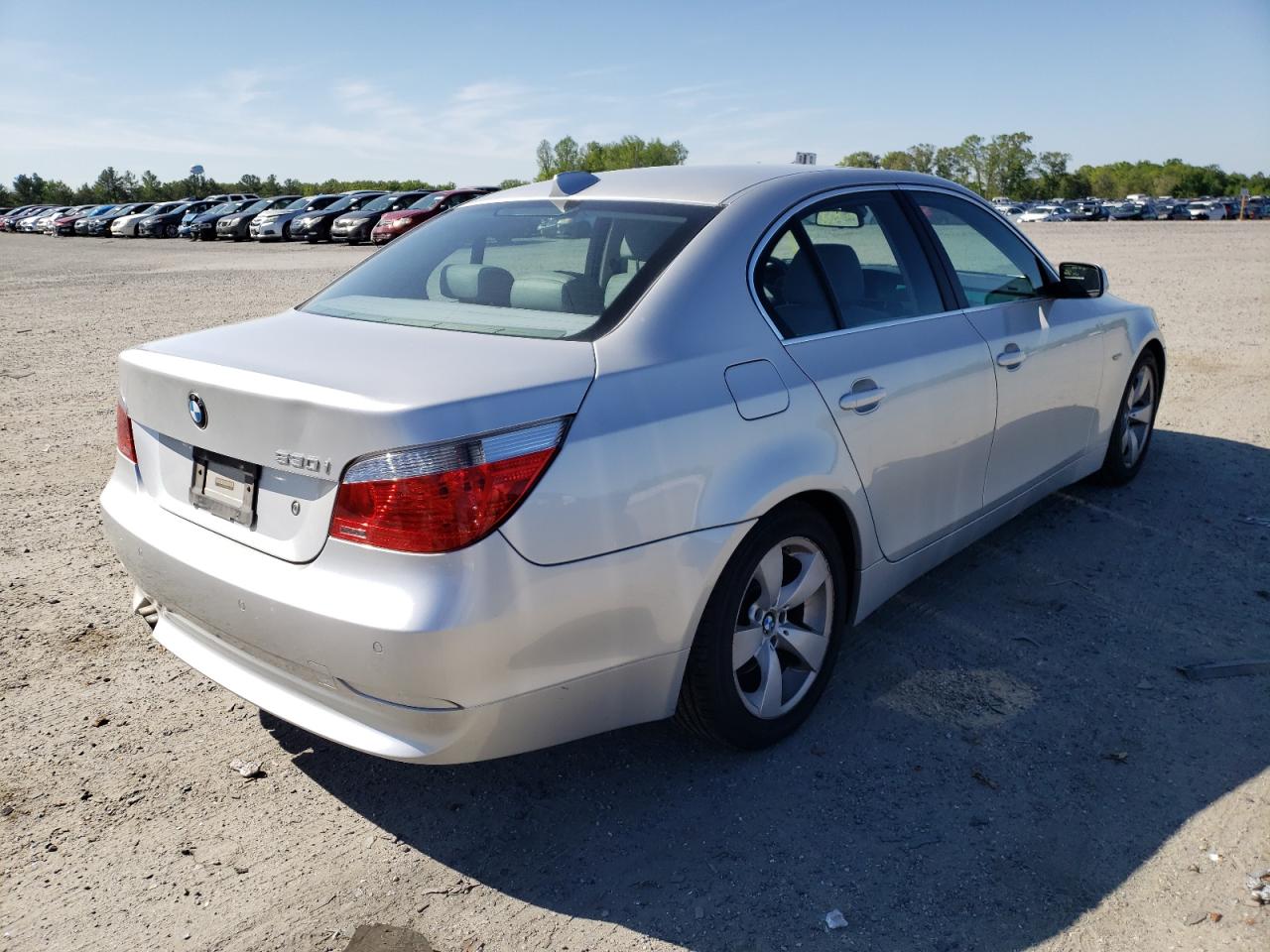 Photo 4 from auction – 2007 BMW 530 I with VIN WBANE73557CM51311