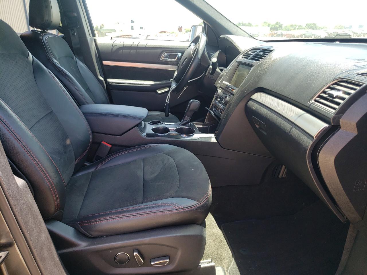 Photo 5 from auction – 2018 FORD EXPLORER X with VIN 1FM5K7D80JGA63015