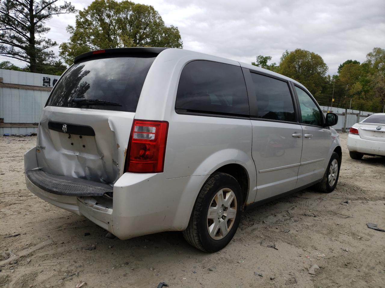 Photo 4 from auction – 2010 DODGE GRAND CARA with VIN 2D4RN4DE8AR477629