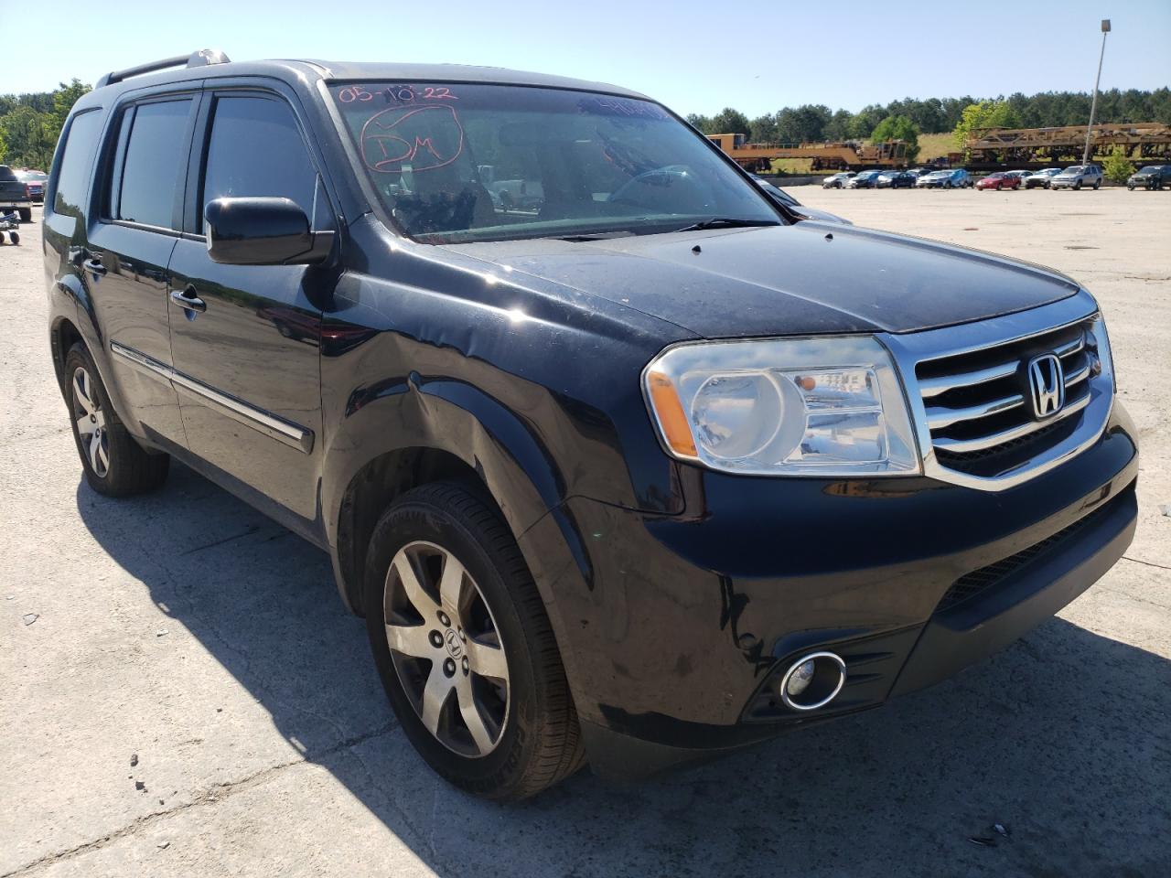 HONDA PILOT TOUR 2012 with VIN 5FNYF4H9XCB082515 - Photo from auction