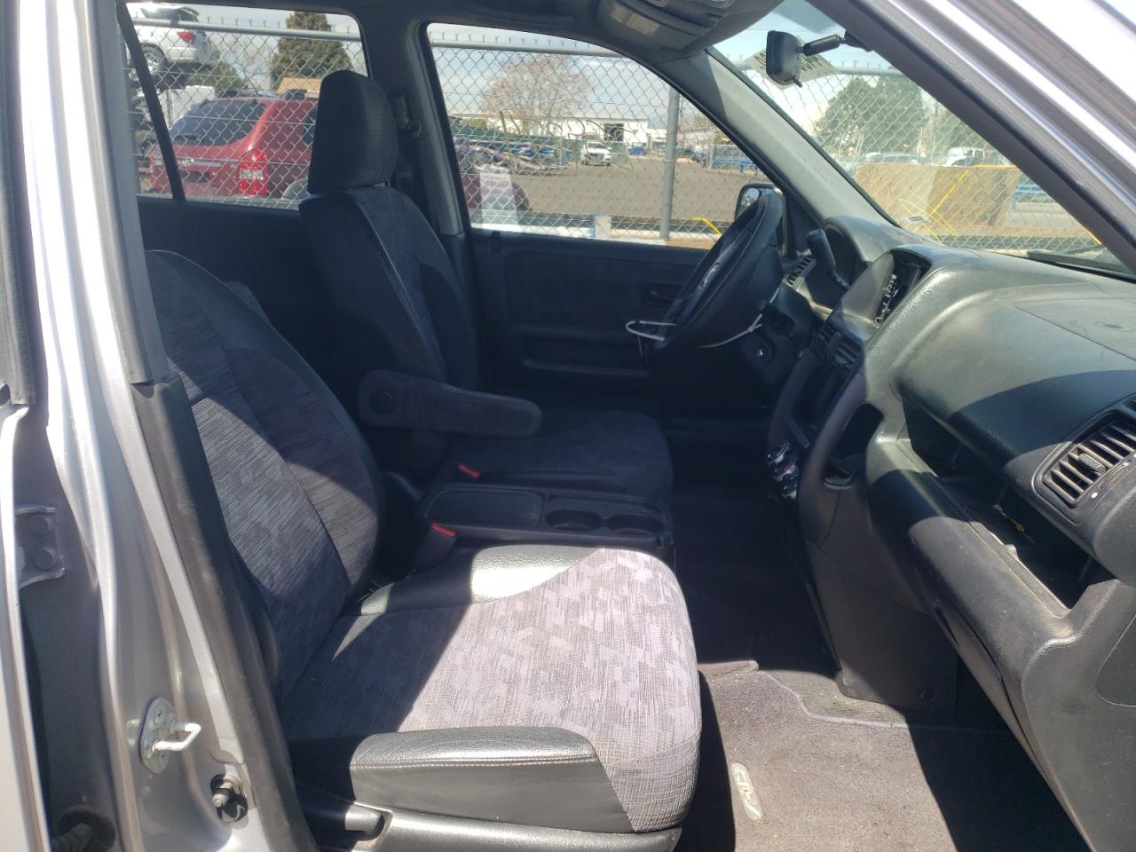Photo 5 from auction – 2004 HONDA CR-V with VIN JHLRD78444C052010