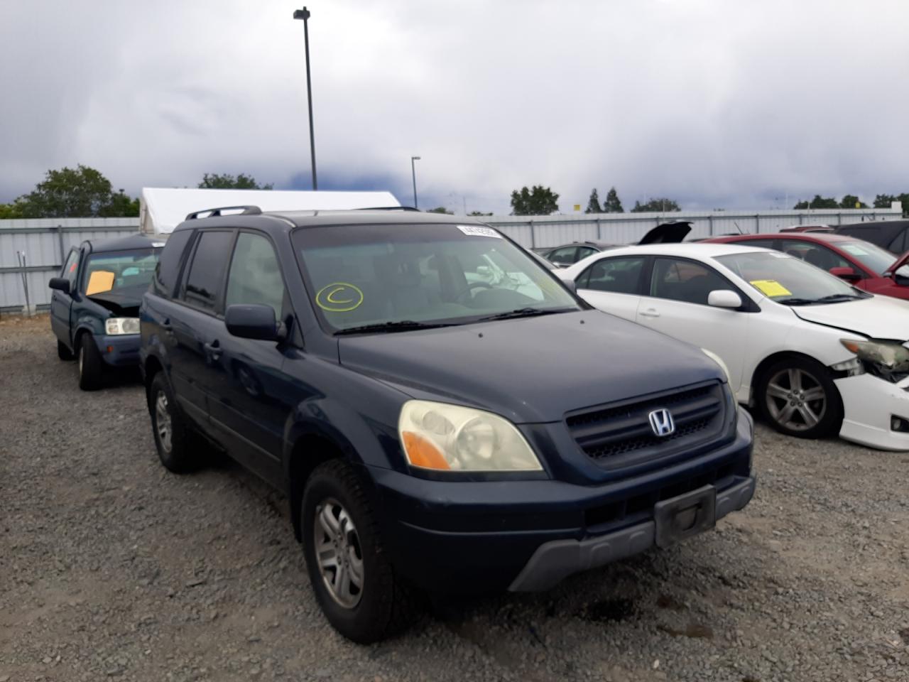 HONDA PILOT EXL 2003 with VIN 2HKYF18583H588308 - Photo from auction