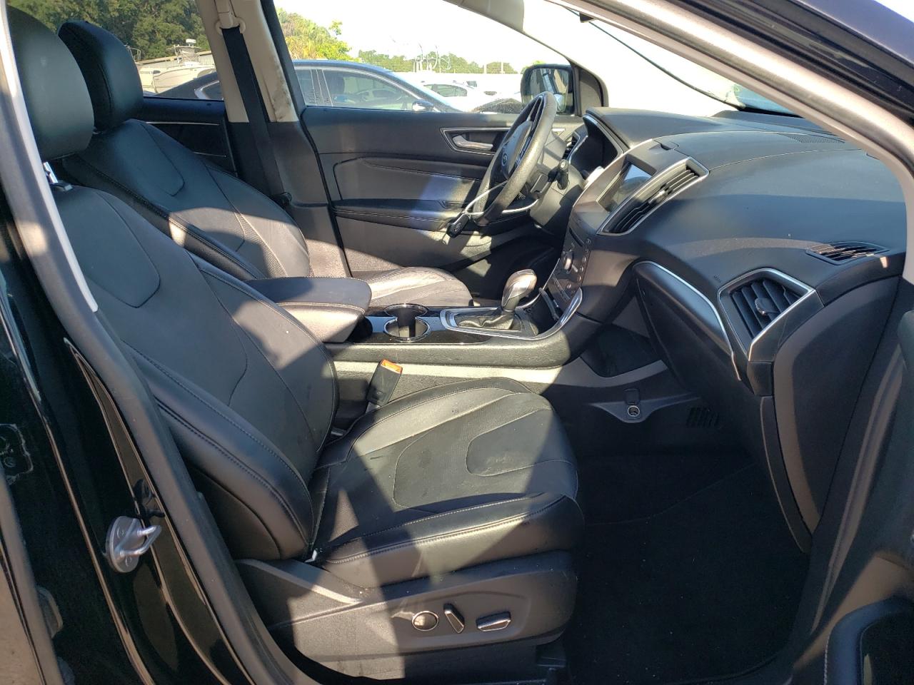 Photo 5 from auction – 2016 FORD EDGE TITAN with VIN 2FMPK3K85GBB61350