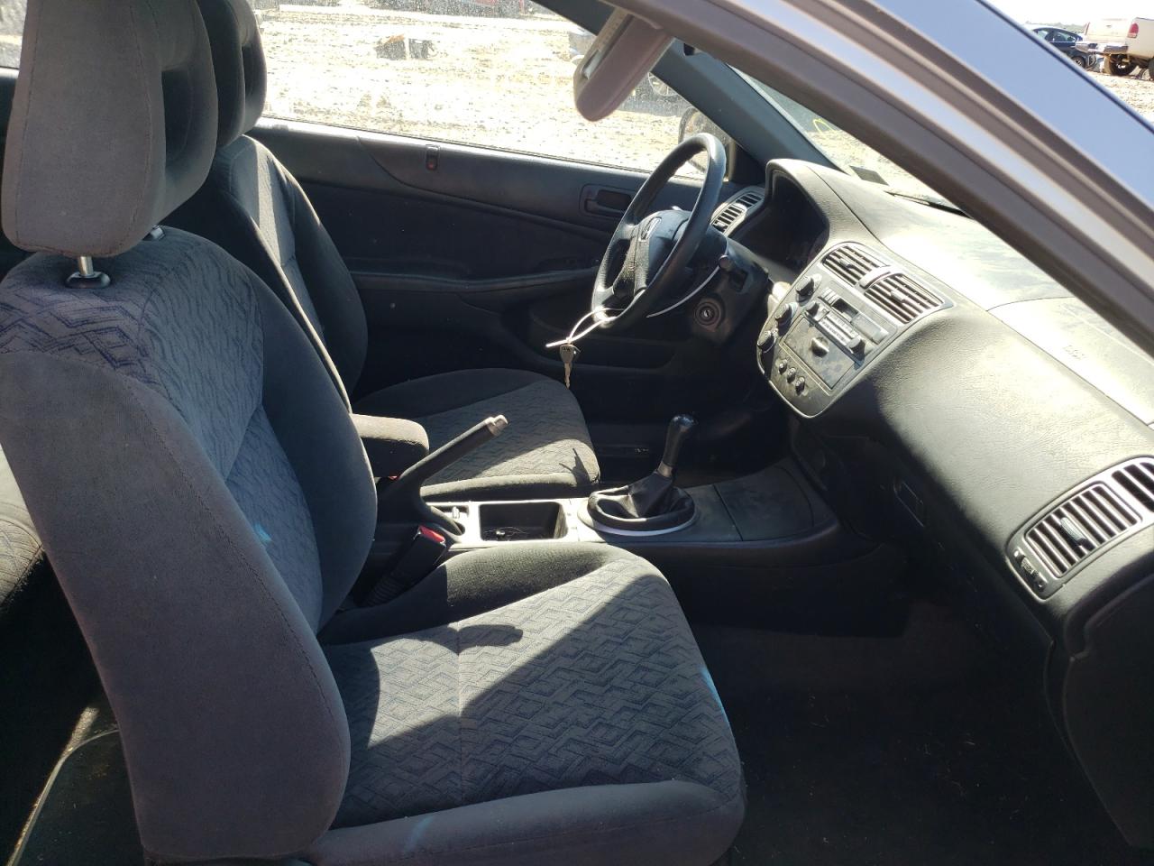 Photo 5 from auction – 2002 HONDA CIVIC LX with VIN 1HGEM215X2L104496