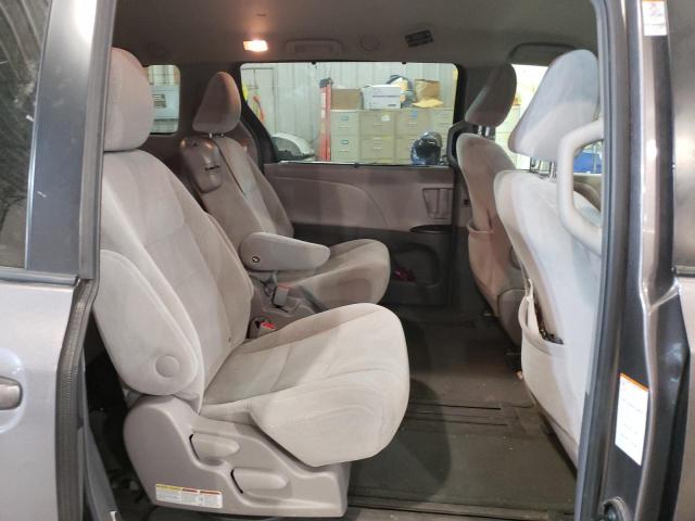 Photo 6 from auction – 2017 TOYOTA SIENNA LE with VIN 5TDKZ3DC9HS774888