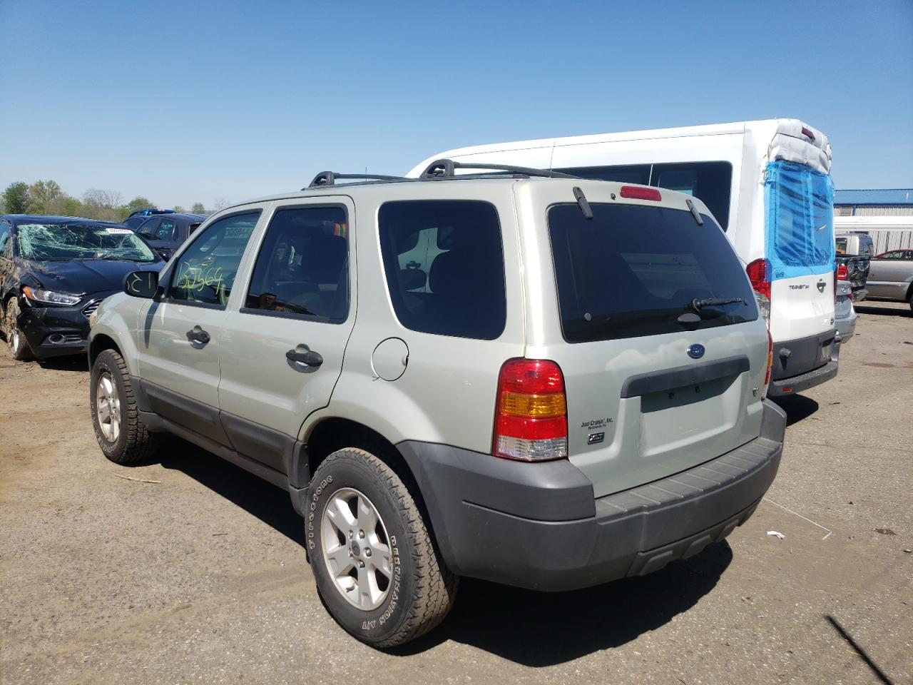 Photo 3 from auction – 2005 FORD ESCAPE XLT with VIN 1FMYU93155KB67381