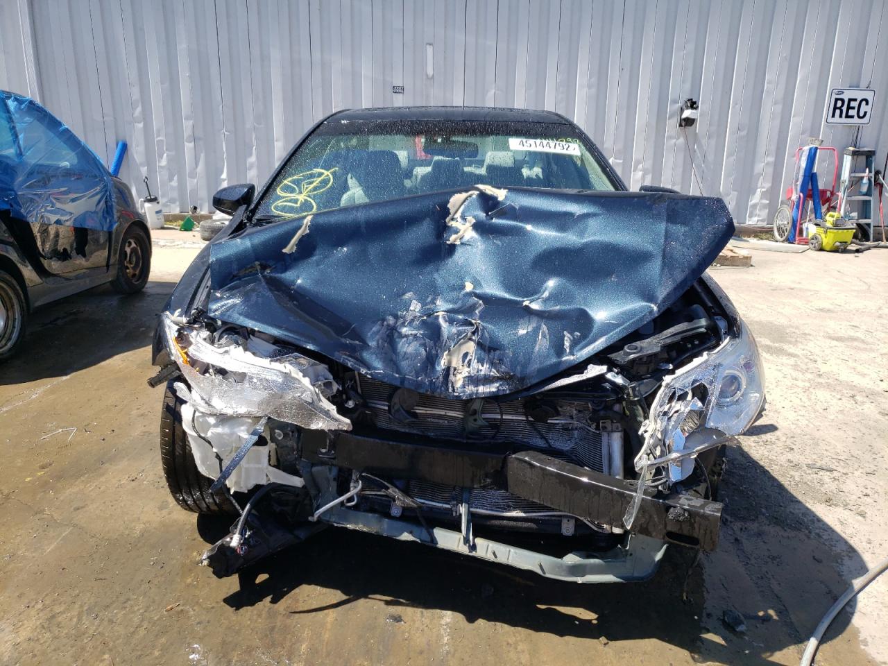 Photo 7 from auction – 2012 TOYOTA CAMRY HYBR with VIN 4T1BD1FK6CU063446