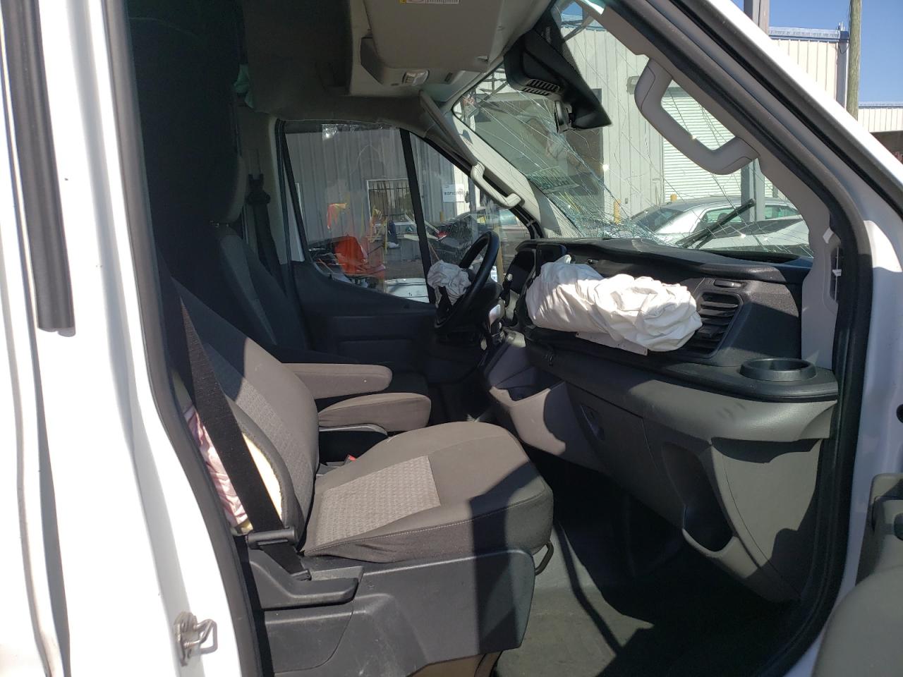 Photo 5 from auction – 2020 FORD TRANSIT T- with VIN 1FTBR1C84LKA51306