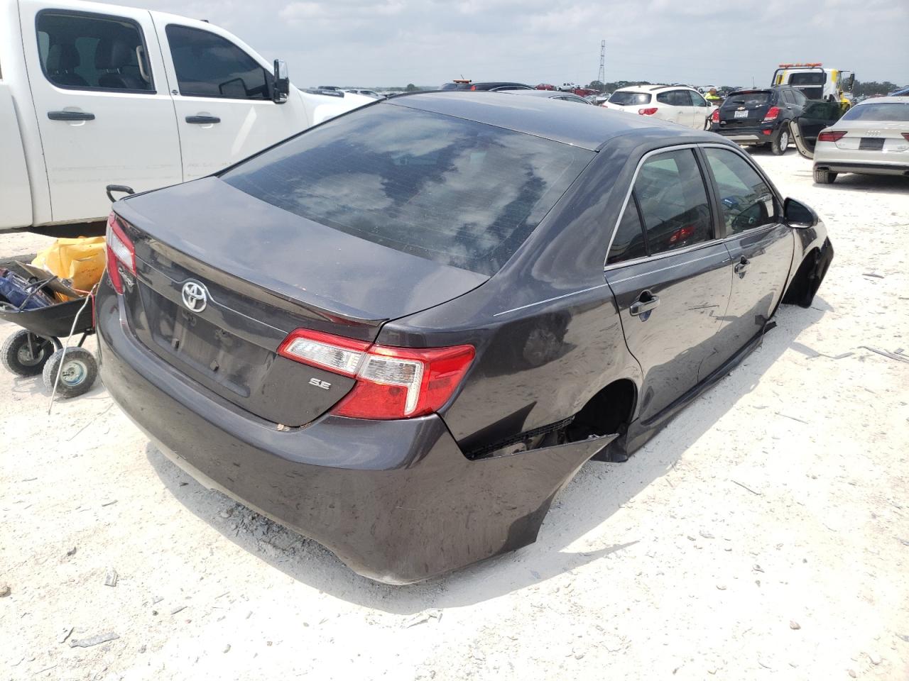 Photo 4 from auction – 2014 TOYOTA CAMRY L with VIN 4T1BF1FK8EU423247