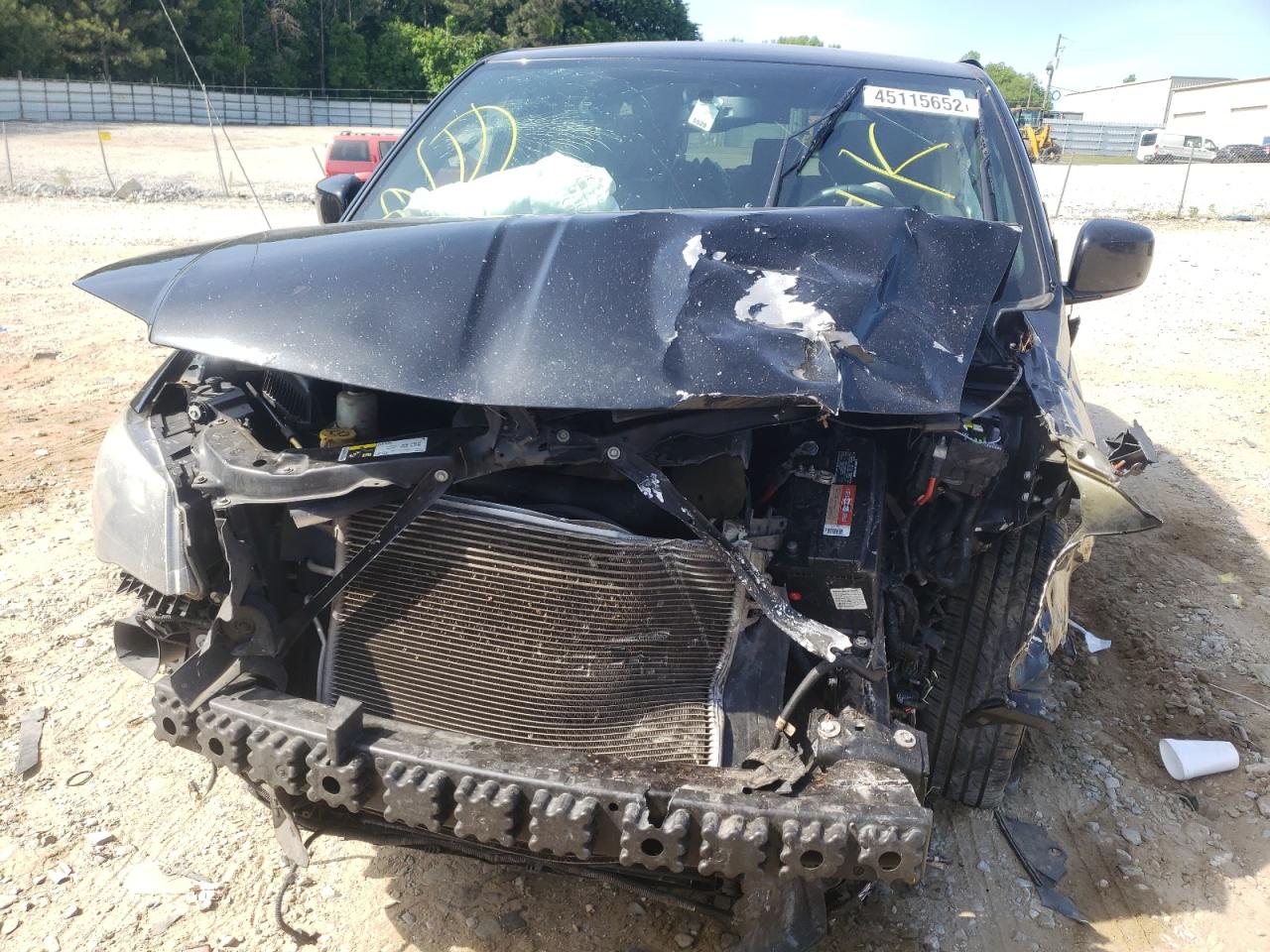 Photo 9 from auction – 2014 CHRYSLER TOWN & COU with VIN 2C4RC1HGXER201343