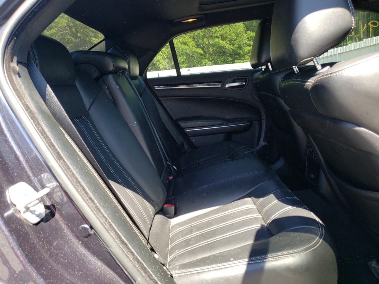 Photo 6 from auction – 2018 CHRYSLER 300 S with VIN 2C3CCABG1JH266830