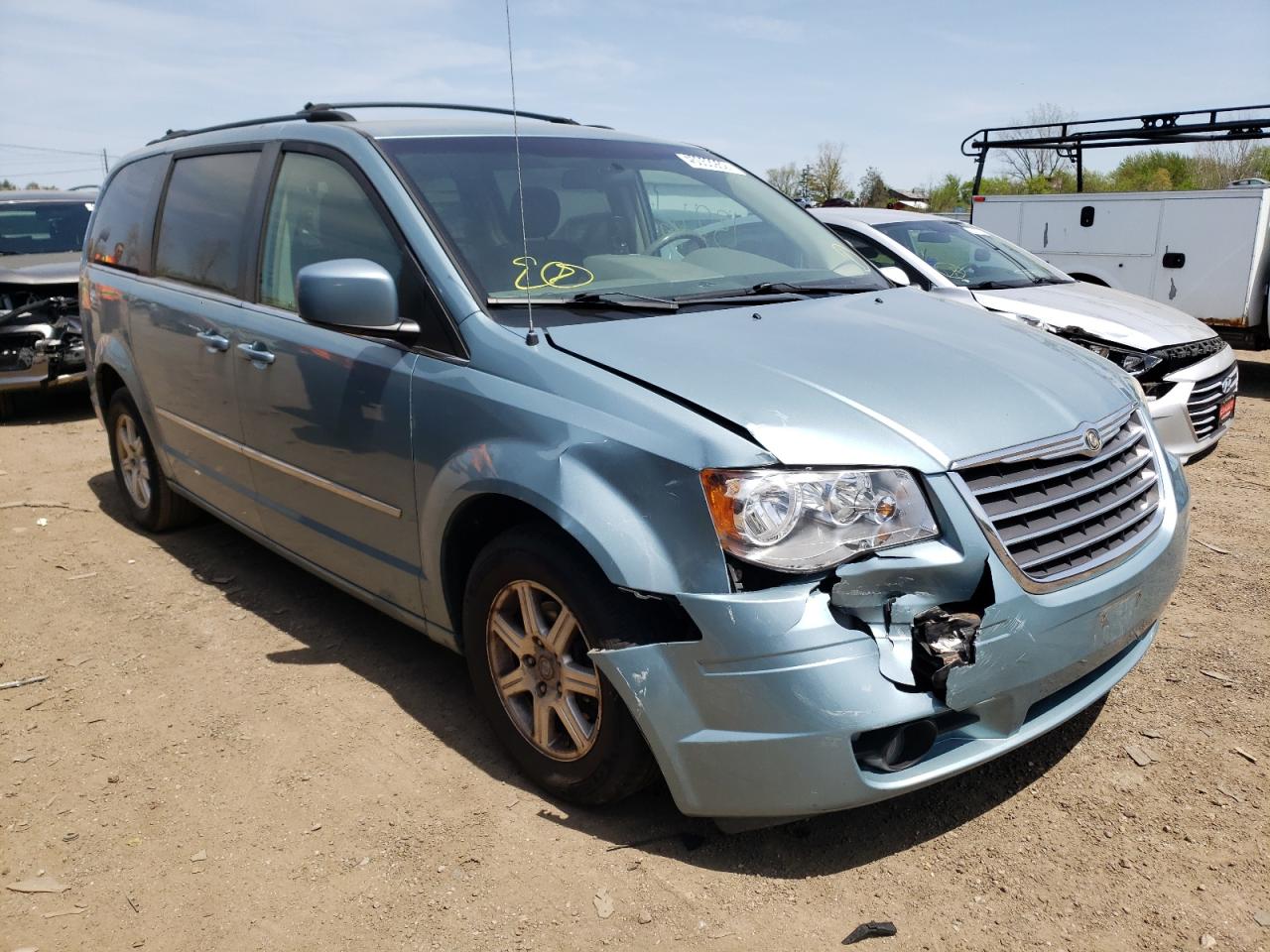CHRYSLER TOWN & COU 2009 with VIN 2A8HR541X9R613120 - Photo from auction