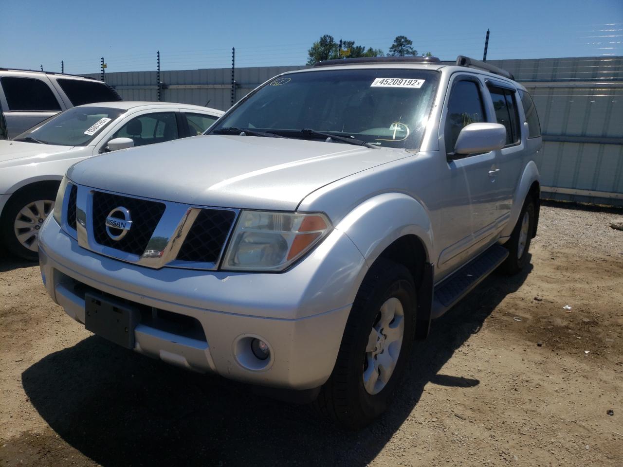 Photo 9 from auction – 2005 NISSAN PATHFINDER with VIN 5N1AR18W35C739499