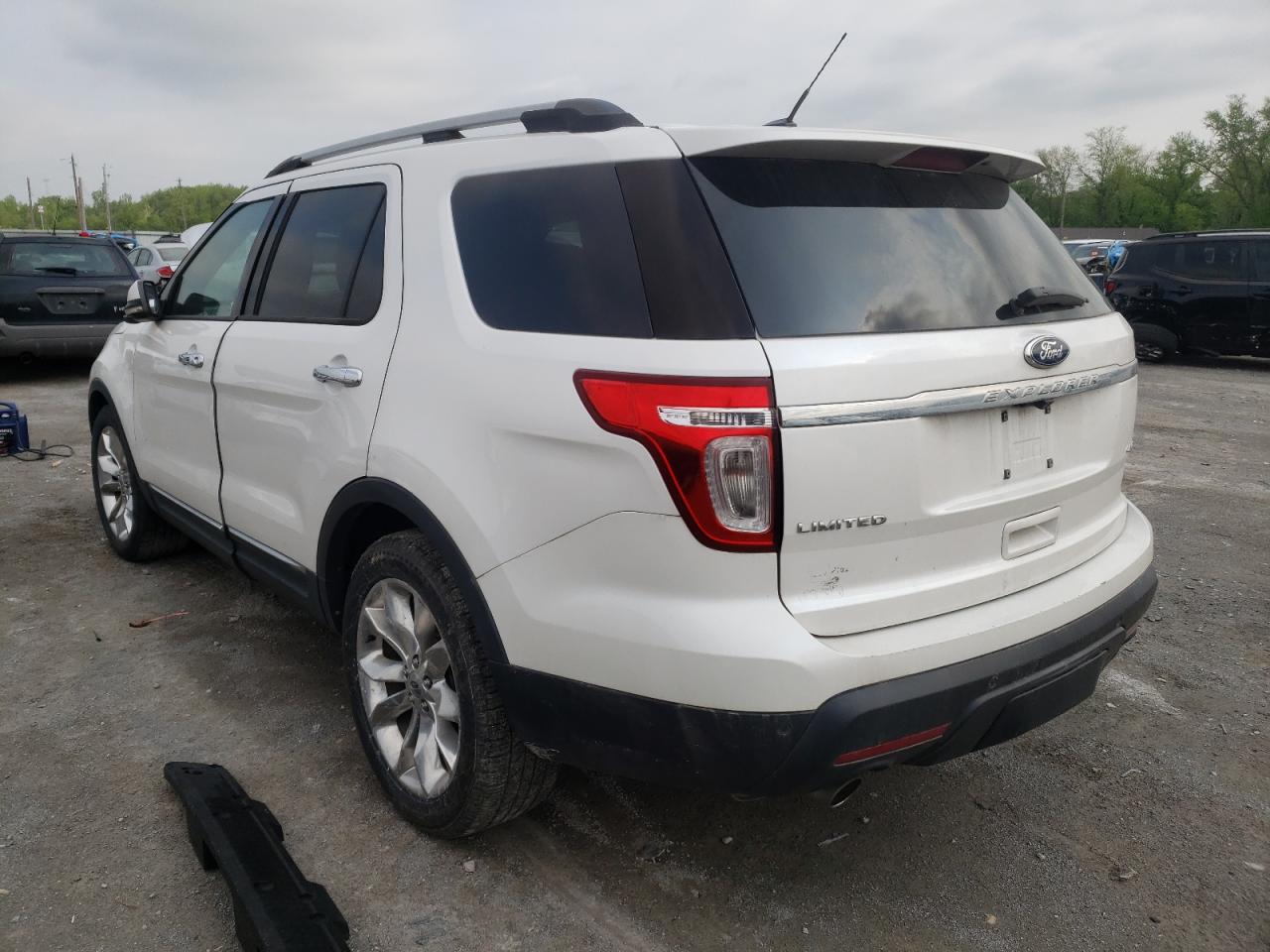 Photo 3 from auction – 2011 FORD EXPLORER L with VIN 1FMHK8F82BGA18370