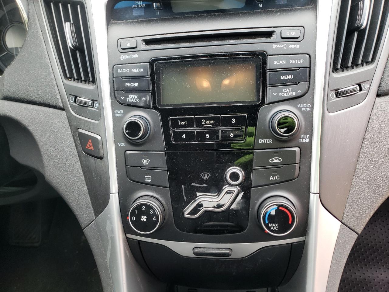 Photo 9 from auction – 2012 HYUNDAI SONATA with VIN 5NPEB4AC5CH498459