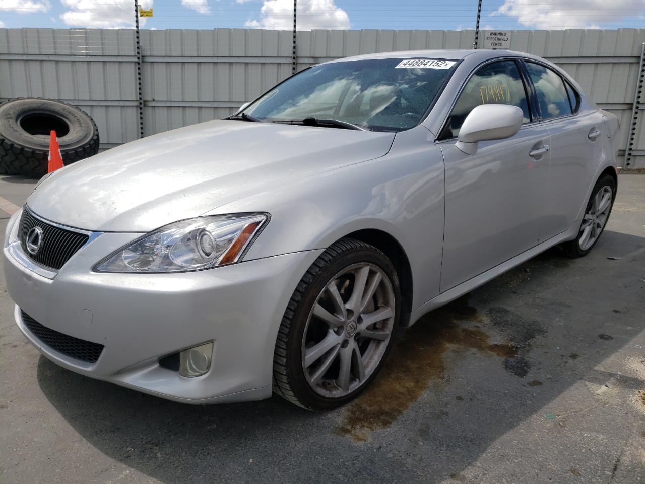 Photo 2 from auction – 2006 LEXUS IS 350 with VIN JTHBE262X65007580