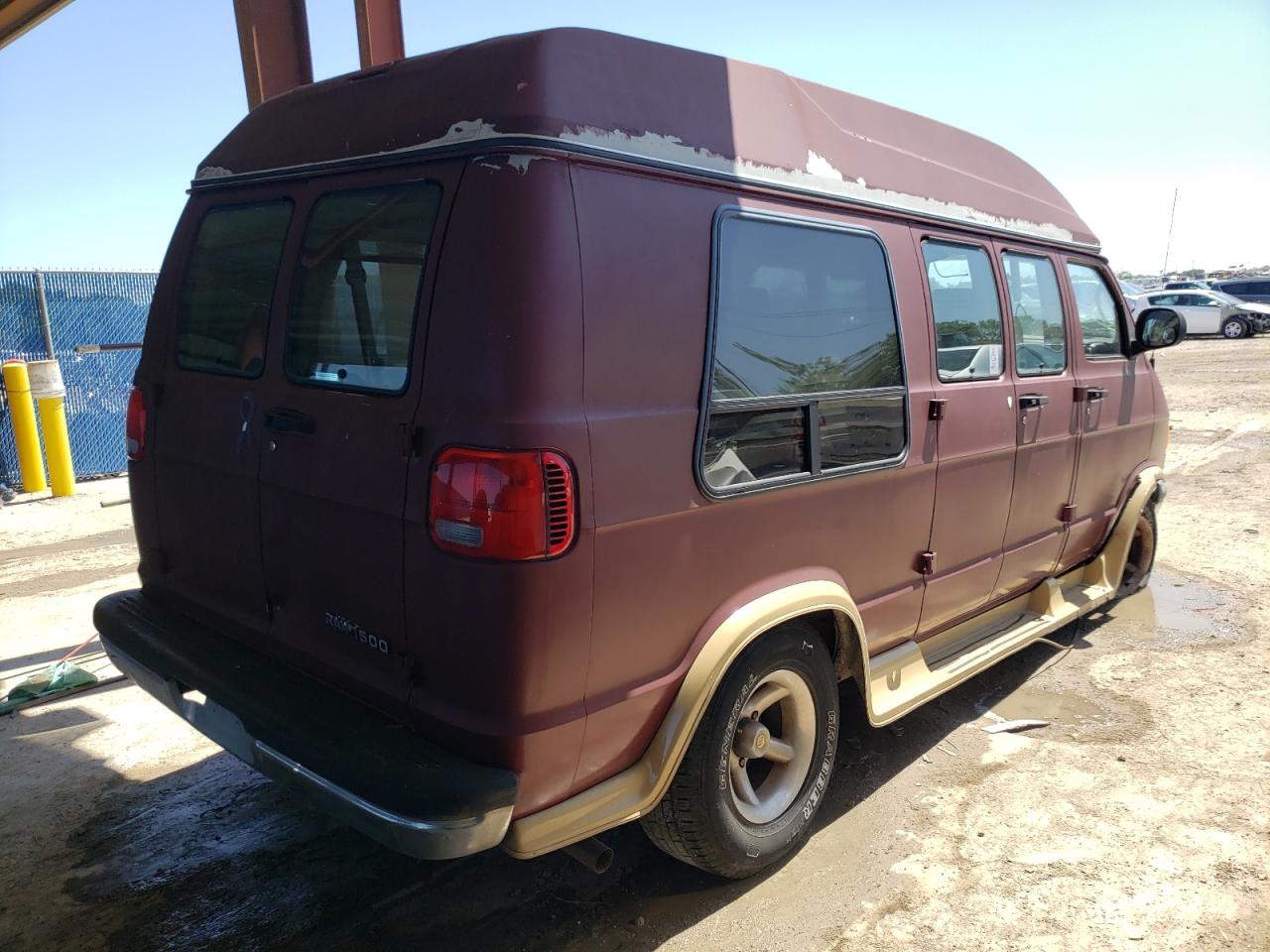 Photo 4 from auction – 2001 DODGE RAM VAN B1 with VIN 2B6HB11Y01K559110