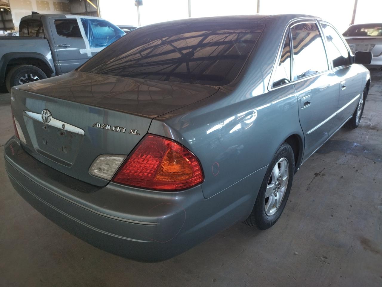 Photo 4 from auction – 2002 TOYOTA AVALON XL with VIN 4T1BF28B02U251066