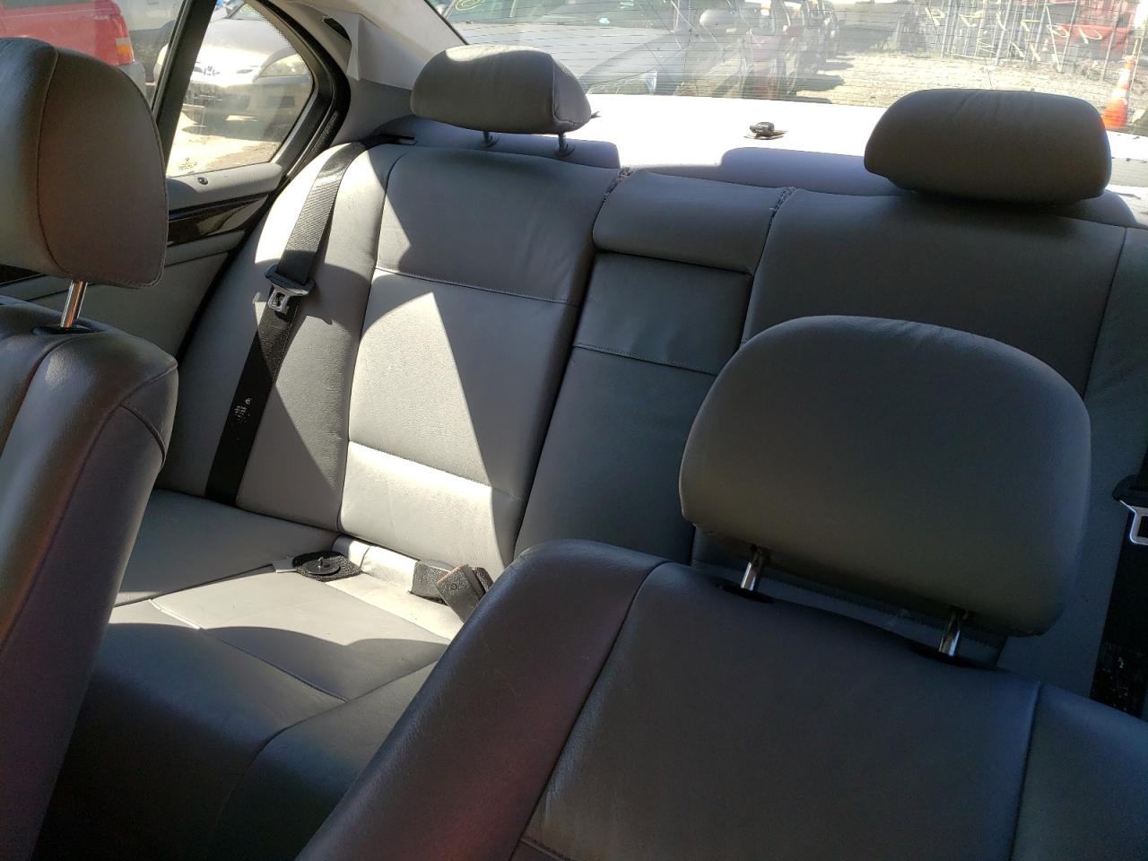 Photo 6 from auction – 2001 BMW 325 I with VIN WBAAV33401FU81126