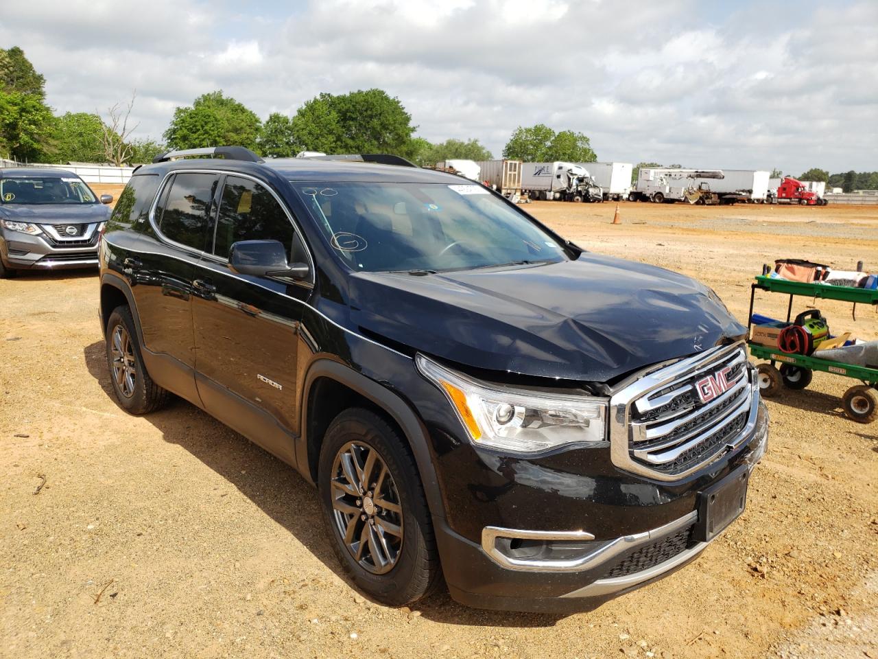 GMC ACADIA SLT 2017 with VIN 1GKKNMLS9HZ186793 - Photo from auction