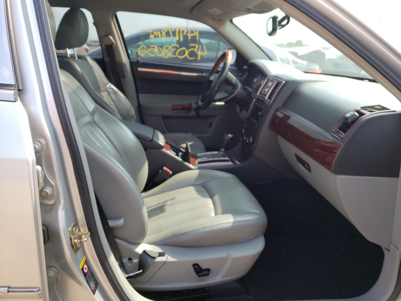 Photo 5 from auction – 2006 CHRYSLER 300C with VIN 2C3LA63H36H187970