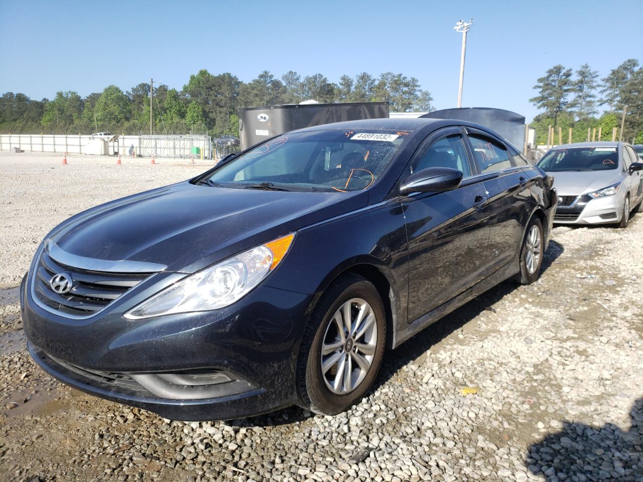 Photo 2 from auction – 2014 HYUNDAI SONATA GLS with VIN 5NPEB4AC3EH880203