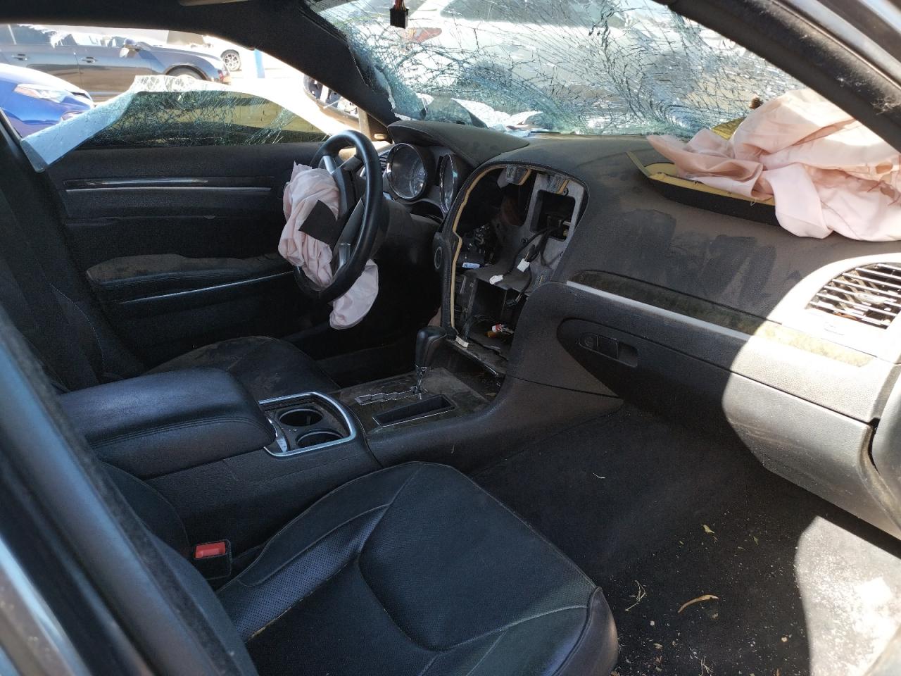 Photo 5 from auction – 2013 CHRYSLER 300C with VIN 2C3CCAKT5DH666925