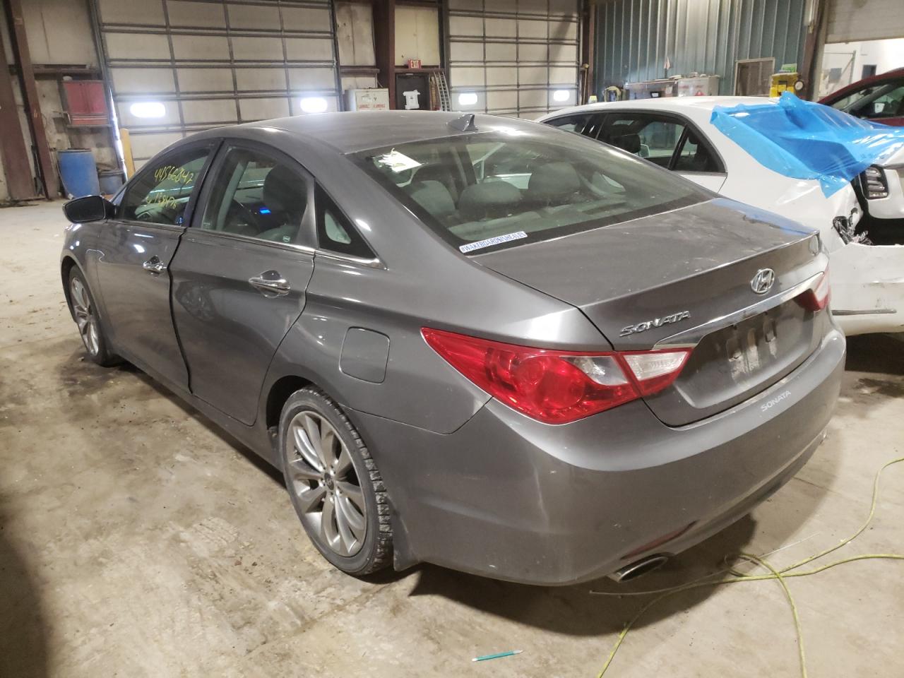Фото 3 с аукциона – 2012 HYUNDAI SONATA SE с VIN 5NPEC4AC4CH450559