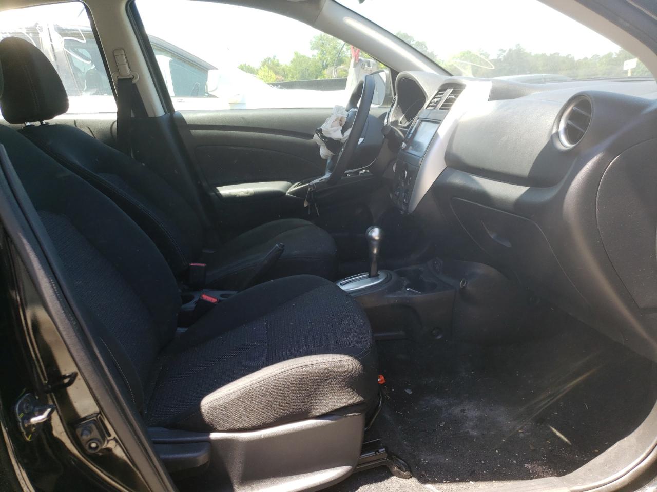 Photo 5 from auction – 2019 NISSAN VERSA S with VIN 3N1CN7AP6KL848153