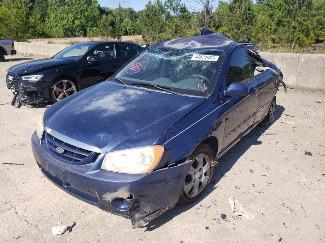 Photo 2 from auction – 2005 KIA SPECTRA with VIN KNAFE121255181553
