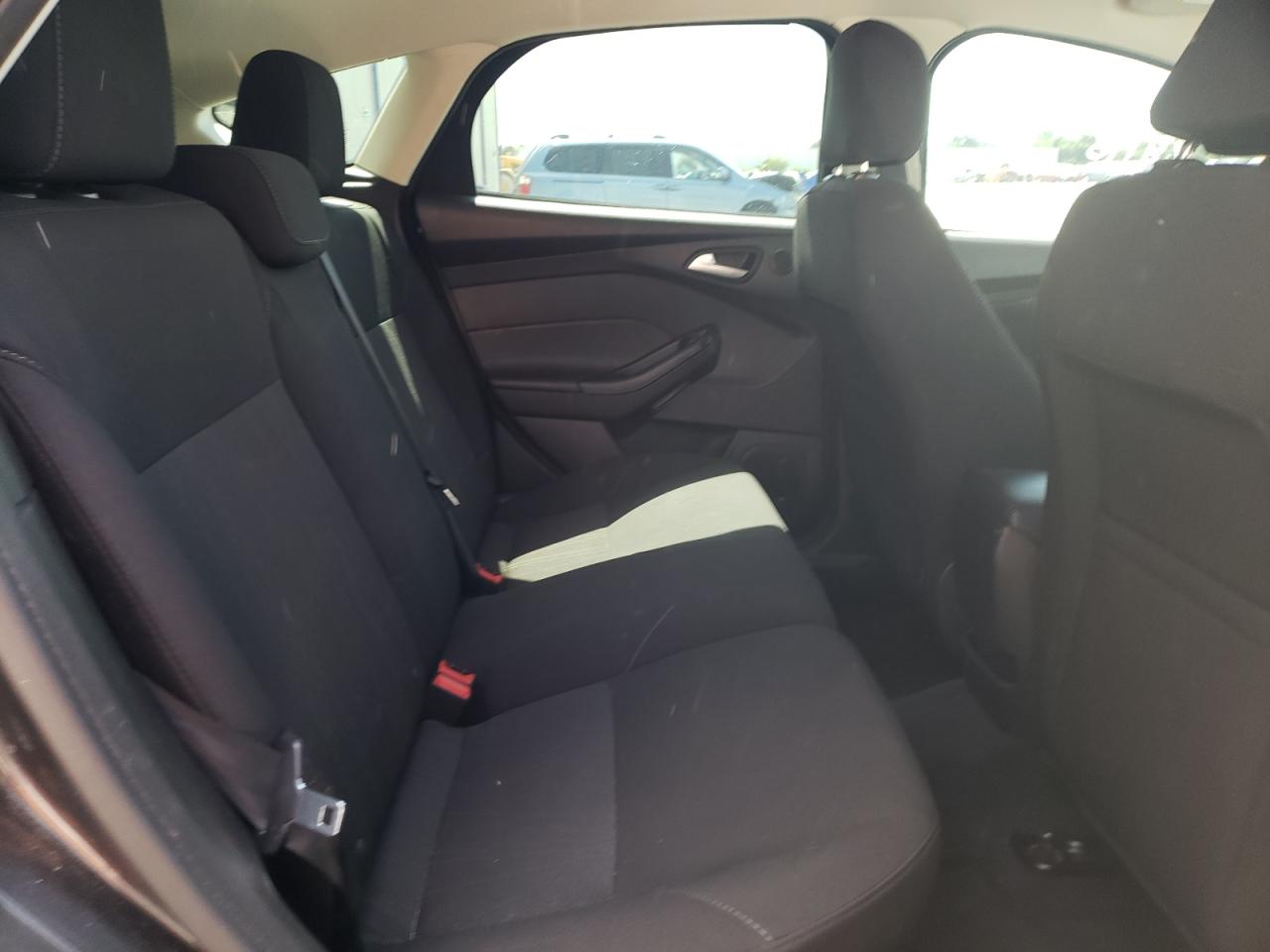 Photo 6 from auction – 2017 FORD FOCUS SEL with VIN 1FADP3M2XHL202385
