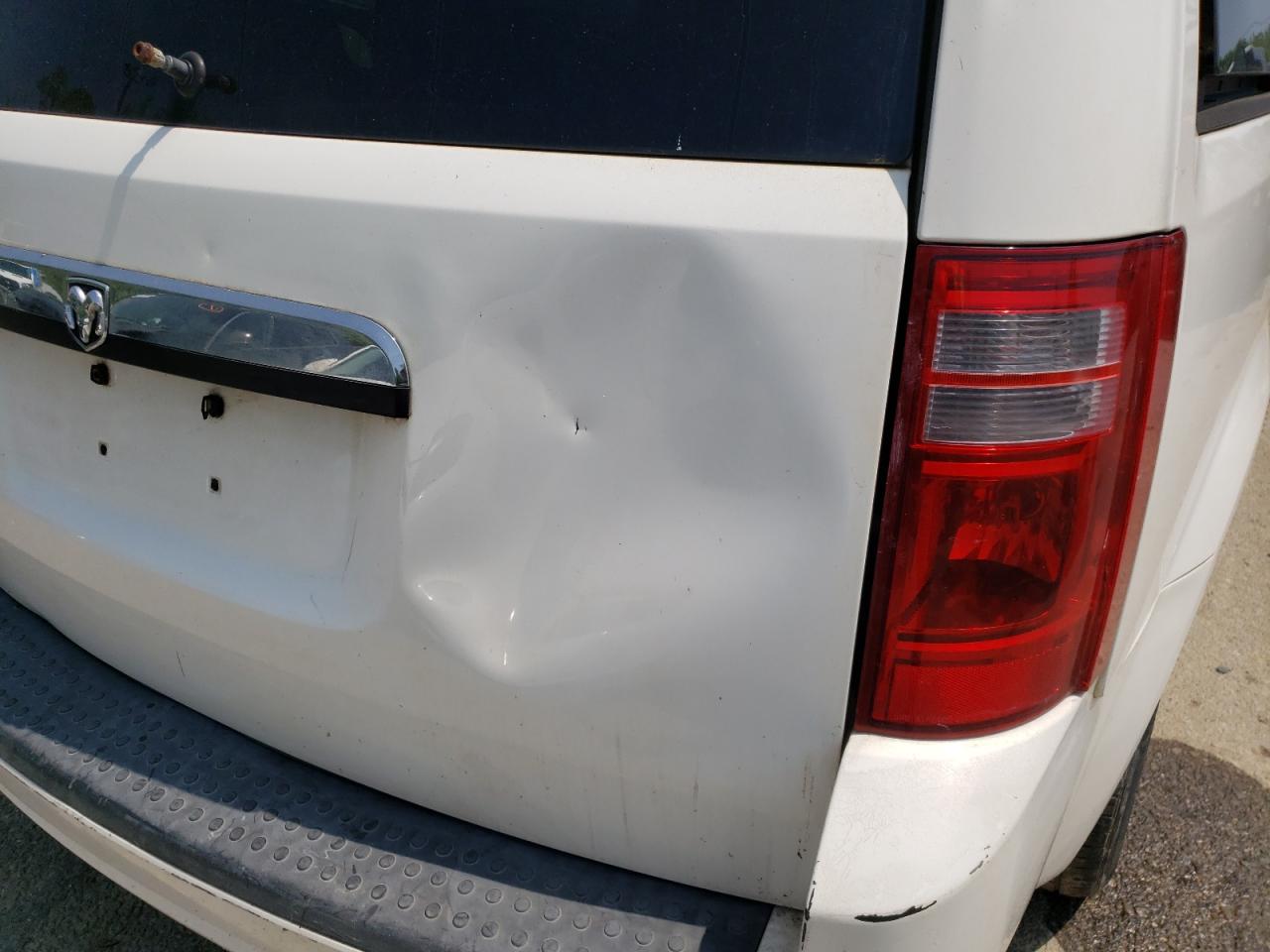 Photo 9 from auction – 2008 DODGE GRAND CARA with VIN 1D8HN54P68B179753