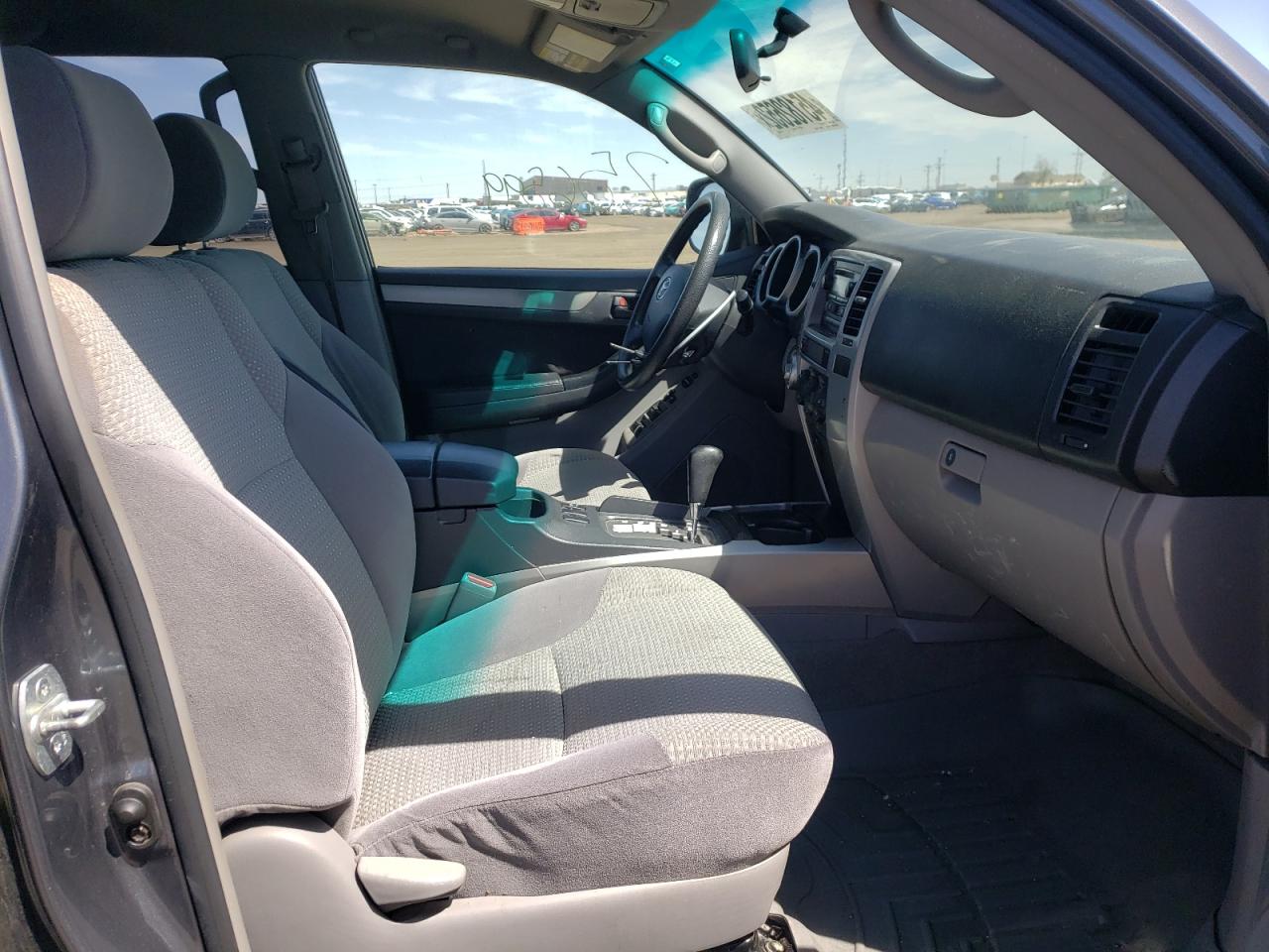 Photo 5 from auction – 2004 TOYOTA 4RUNNER SR with VIN JTEBU14R840032269