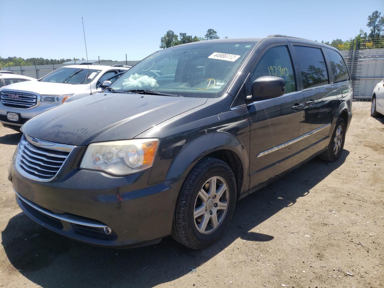 Photo 2 from auction – 2012 CHRYSLER TOWN & COU with VIN 2C4RC1BG7CR223094