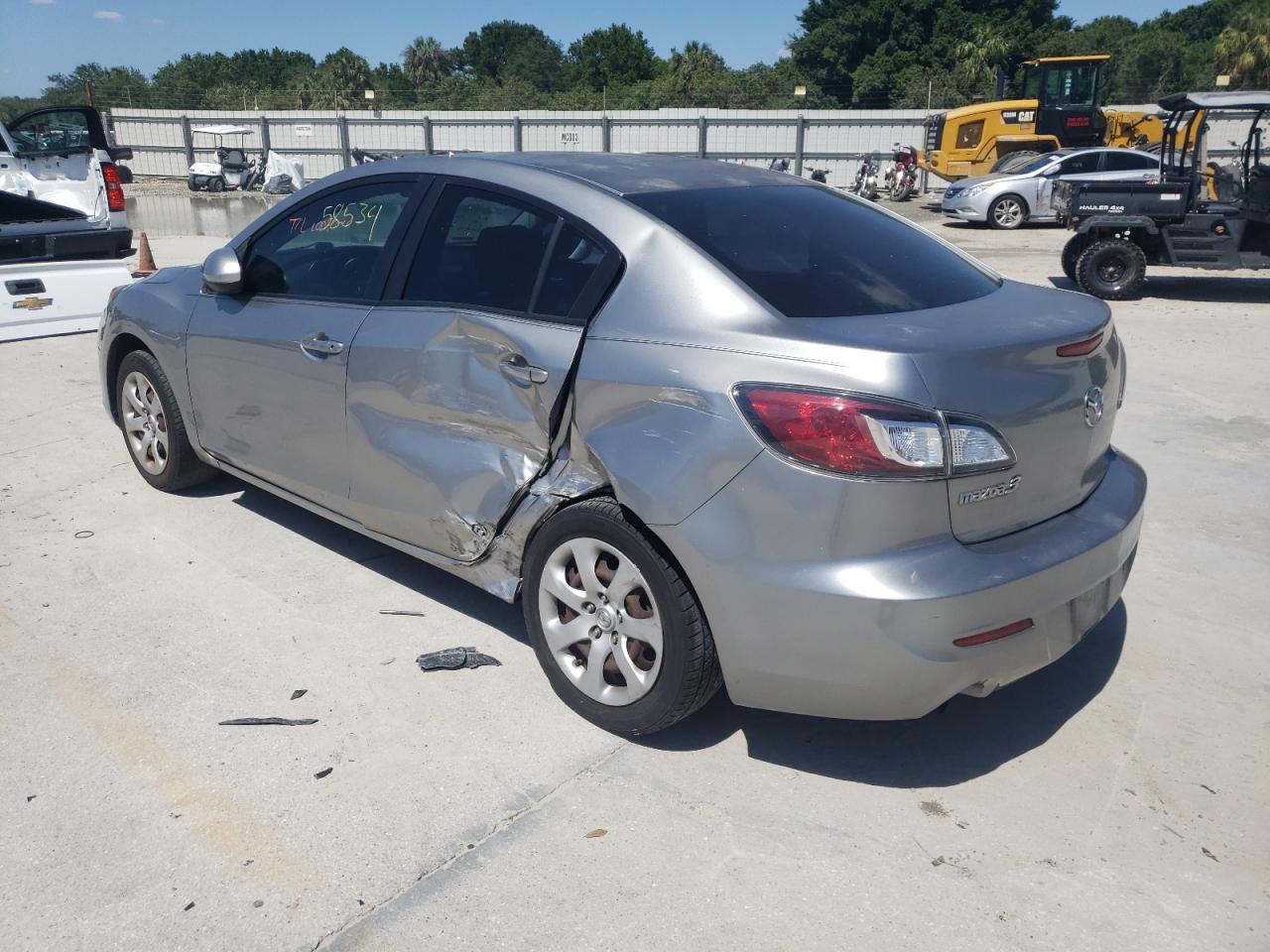 Photo 3 from auction – 2012 MAZDA 3 I with VIN JM1BL1UF4C1550434