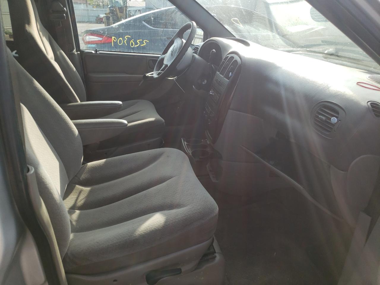 Photo 5 from auction – 2002 CHRYSLER TOWN & COU with VIN 2C4GP44362R645170