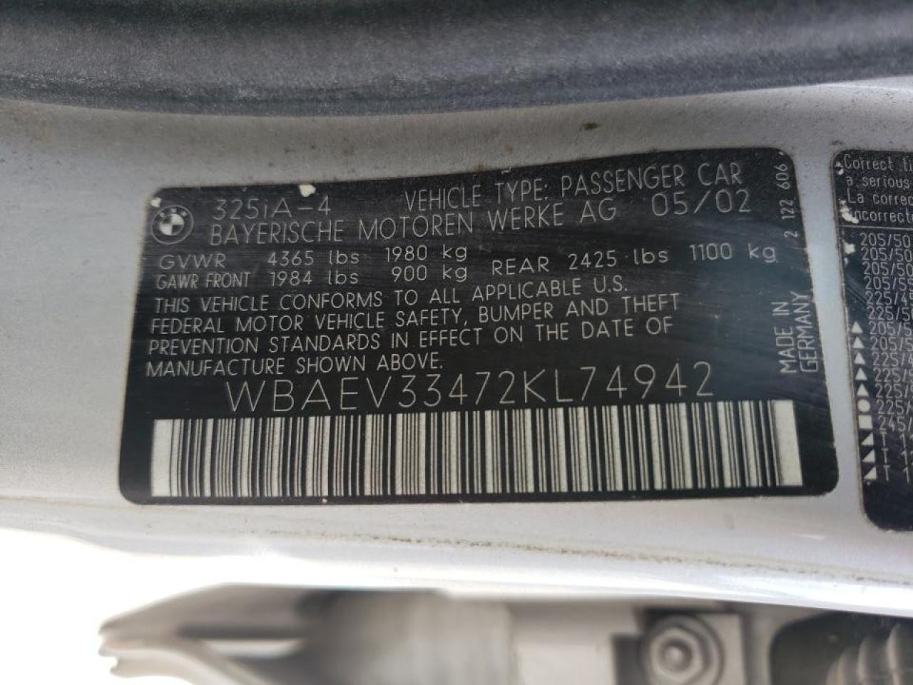 Photo 10 from auction – 2002 BMW 3 SERIES with VIN WBAEV33472KL74942
