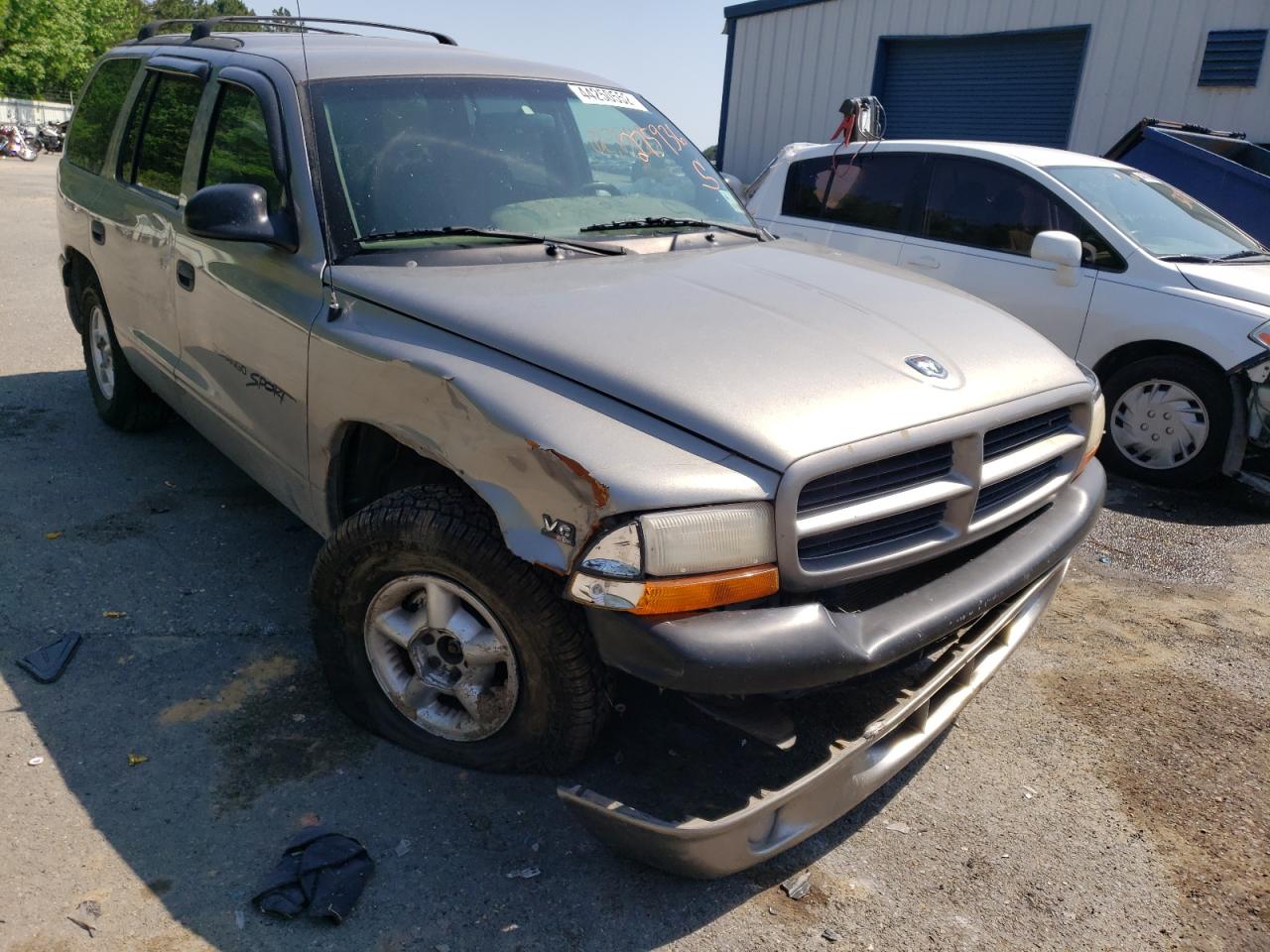 DODGE DURANGO 2000 with VIN 1B4HR28Y9YF275936 - Photo from auction