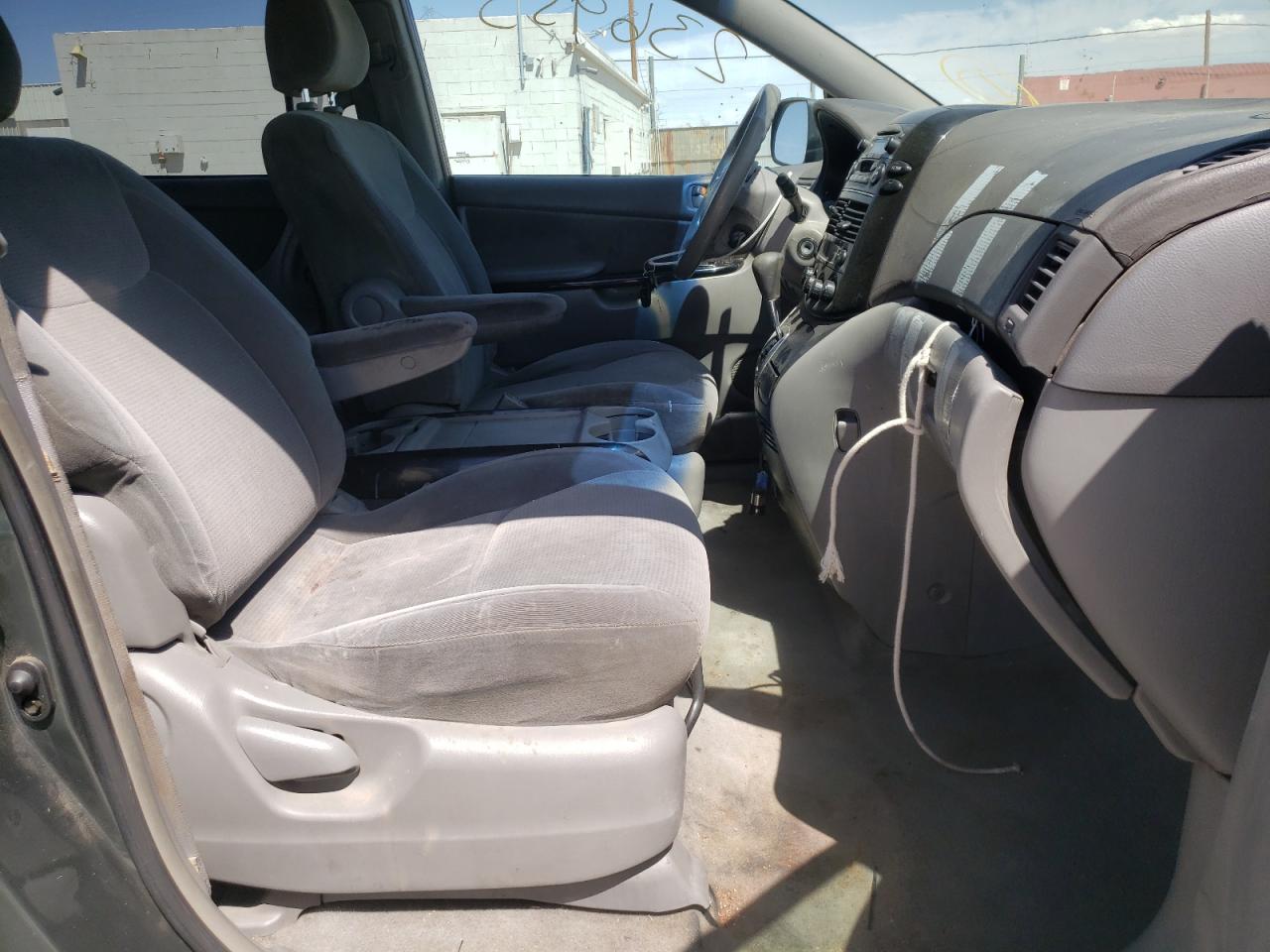 Photo 5 from auction – 2004 TOYOTA SIENNA CE with VIN 5TDZA23C64S041130