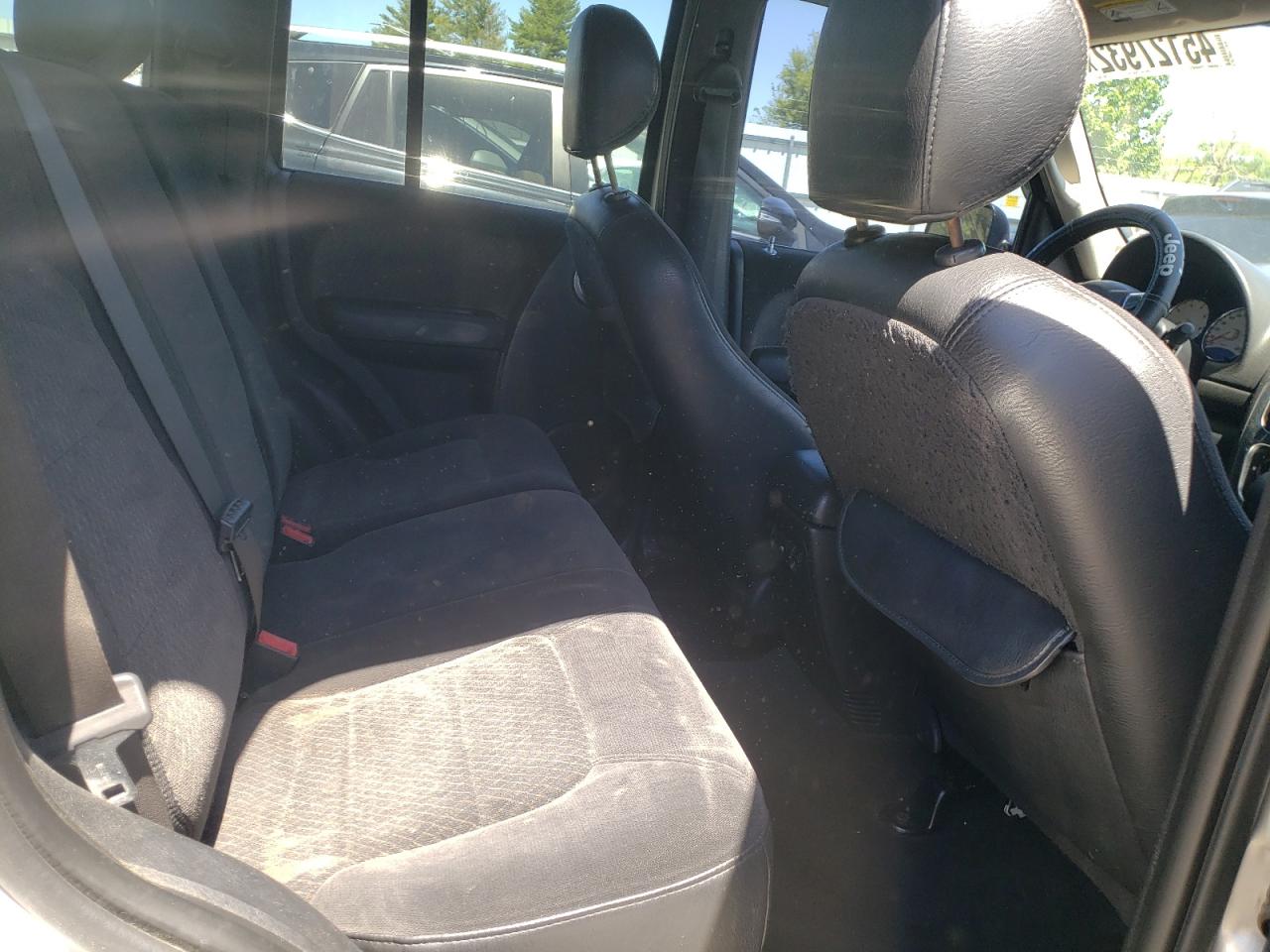 Photo 6 from auction – 2002 JEEP LIBERTY LI with VIN 1J4GL58K92W296557