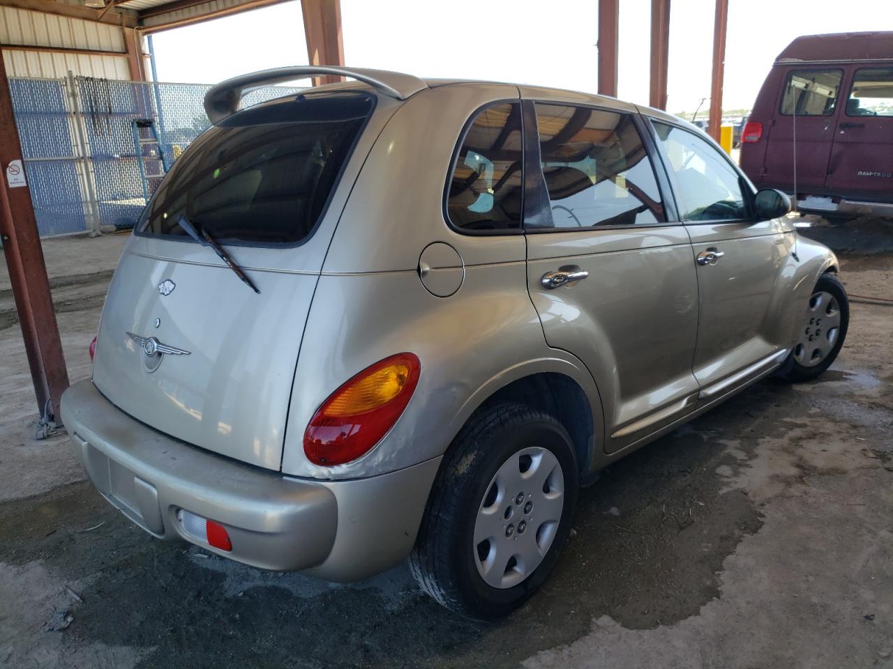 Photo 4 from auction – 2004 CHRYSLER PT CRUISER with VIN 3C4FY48B64T282573