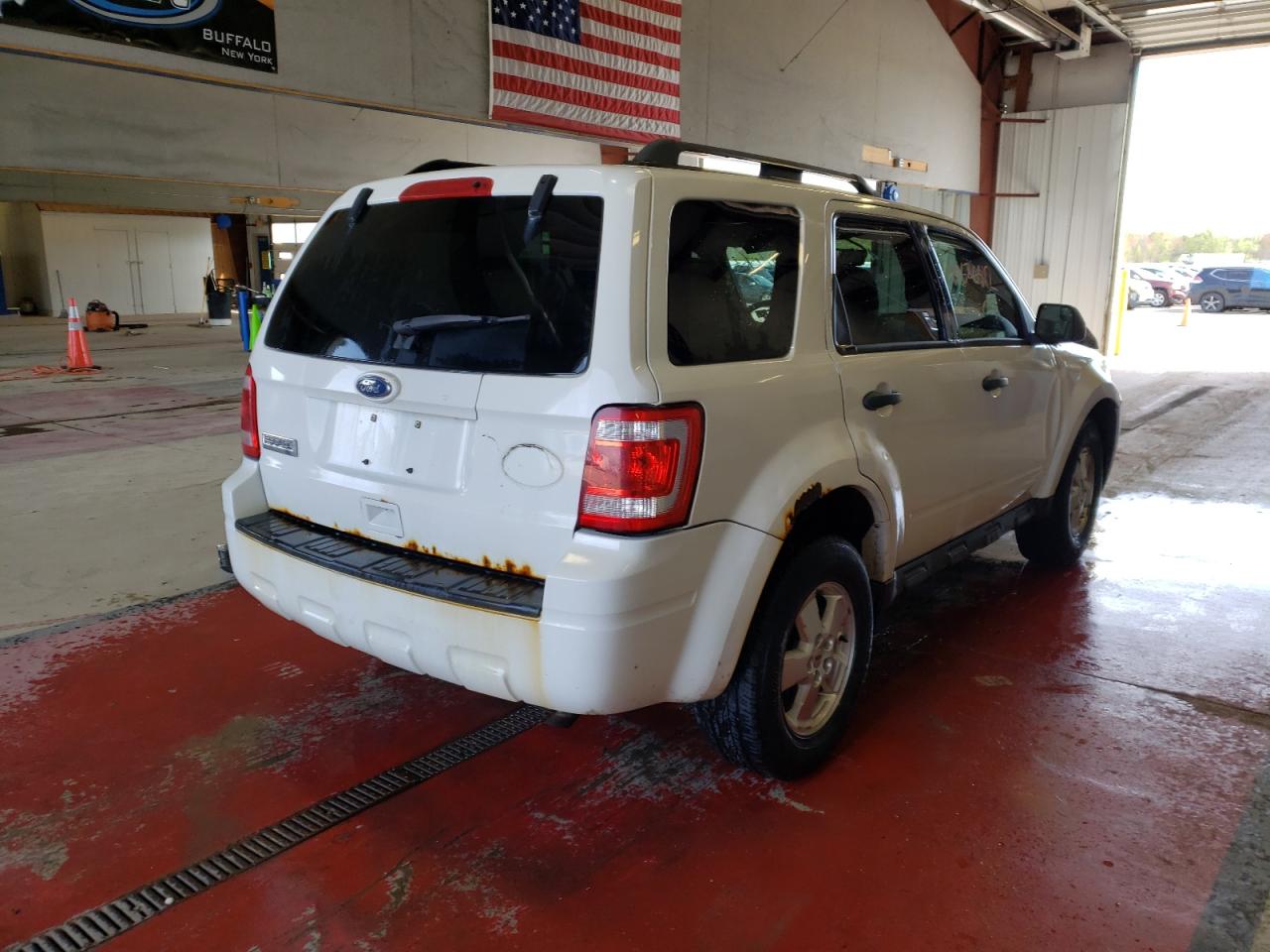 Photo 4 from auction – 2010 FORD ESCAPE XLT with VIN 1FMCU9D79AKD24045