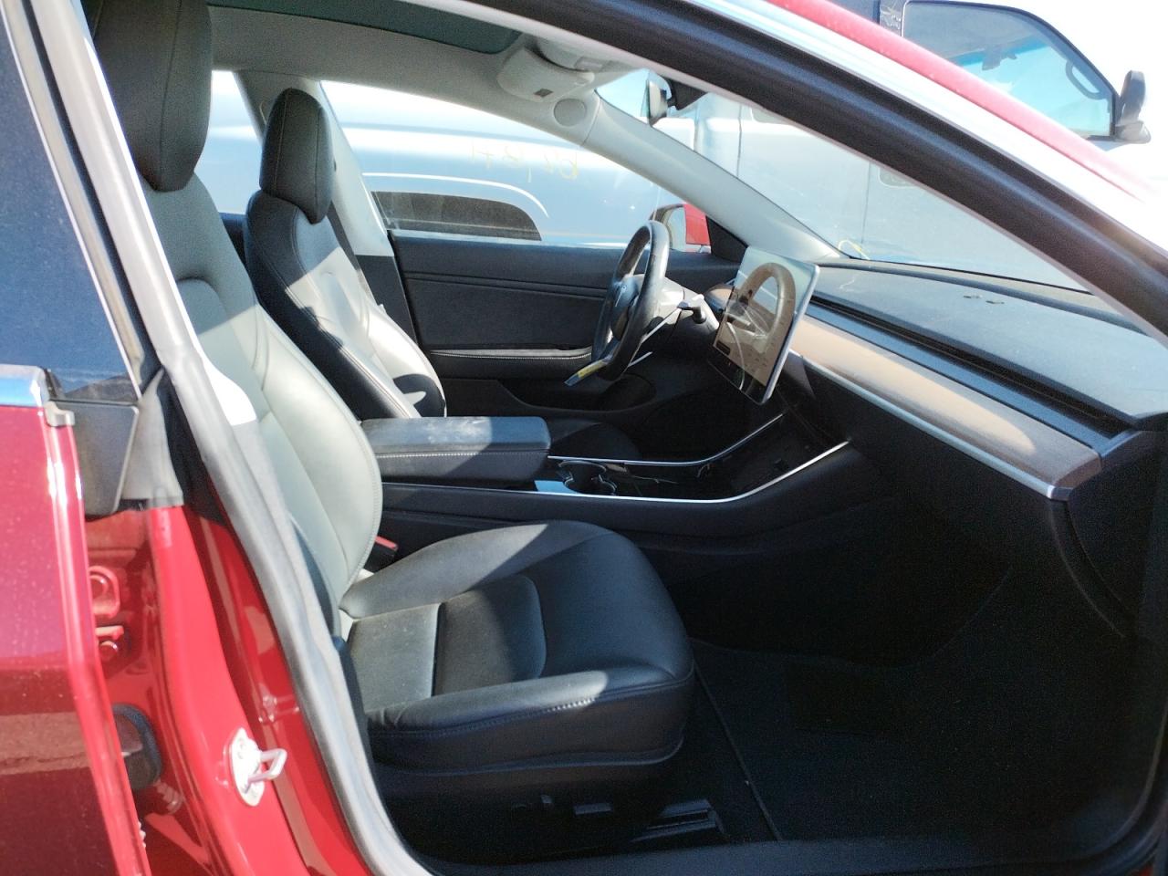 Photo 5 from auction – 2018 TESLA MODEL 3 with VIN 5YJ3E1EA1JF040581