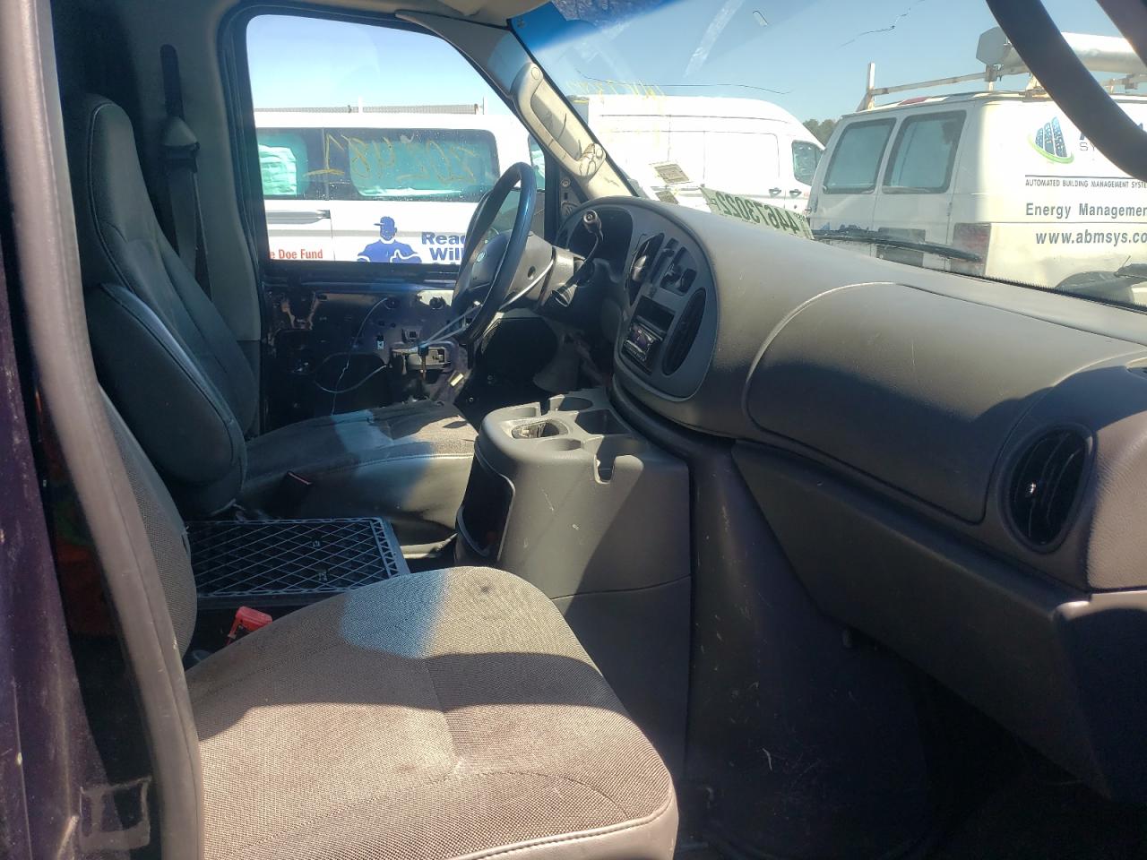 Photo 5 from auction – 2003 FORD ECONOLINE with VIN 1FTNE24253HA09538