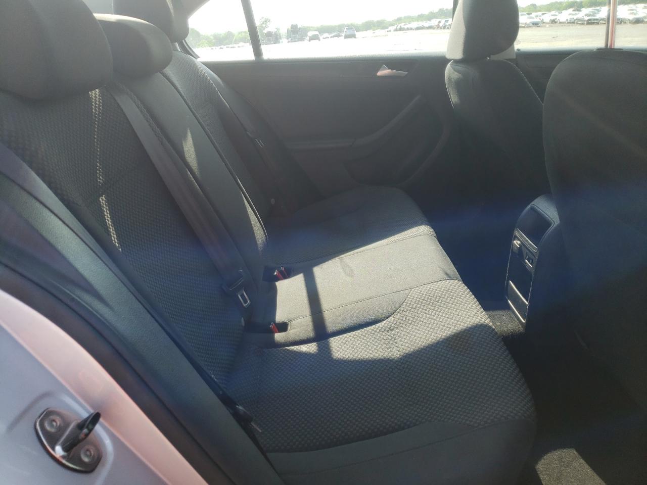 Photo 6 from auction – 2014 VOLKSWAGEN JETTA BASE with VIN 3VW1K7AJ9EM435857
