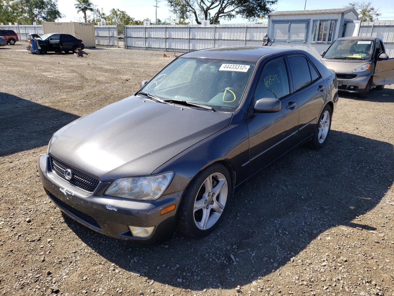 Photo 2 from auction – 2002 LEXUS IS 300 with VIN JTHBD192420054359